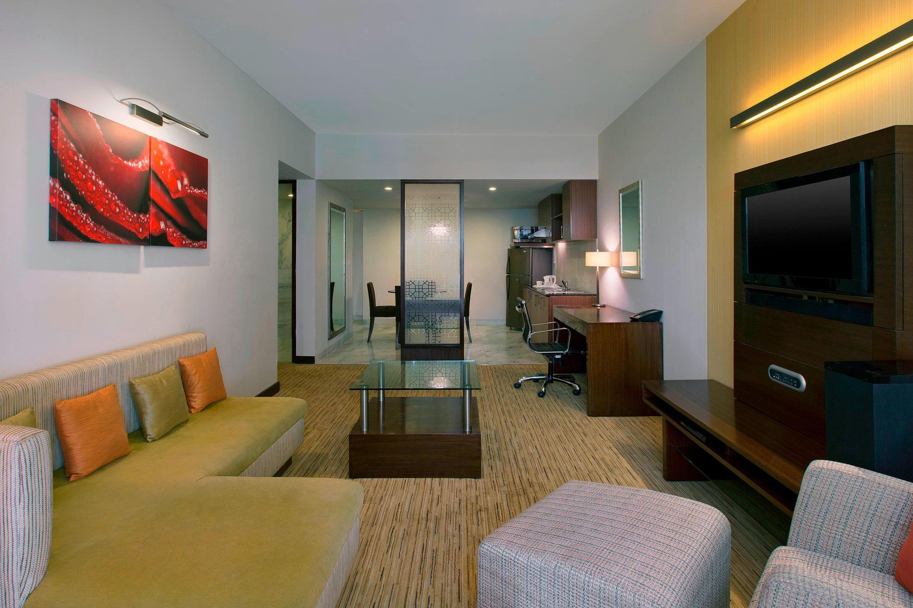 One-Bedroom 650 Apartment - Living Room