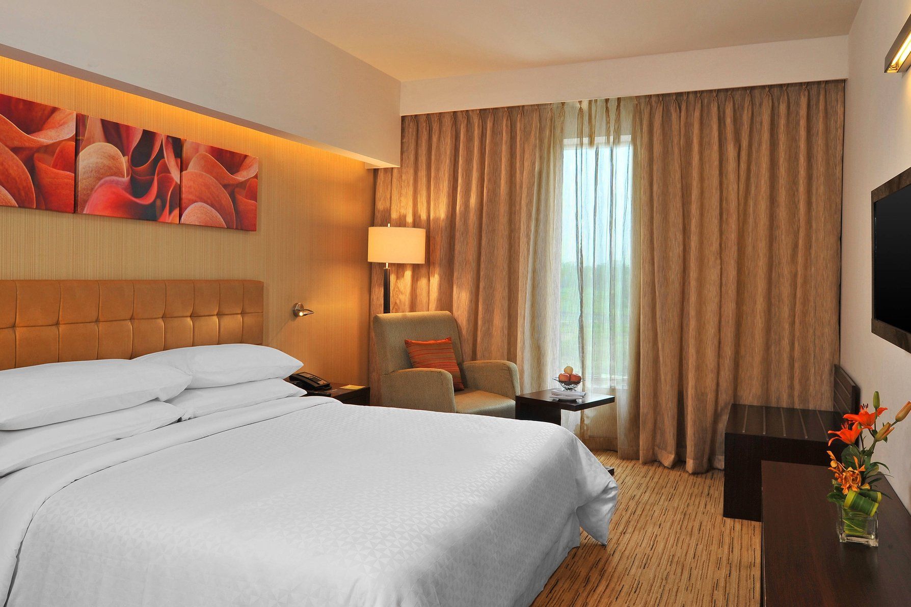 Four Points by Sheraton Hotel & Serviced Apartments, Pune 750 sqft, Club lounge access, 1 Bedroom Apartment, 1 King