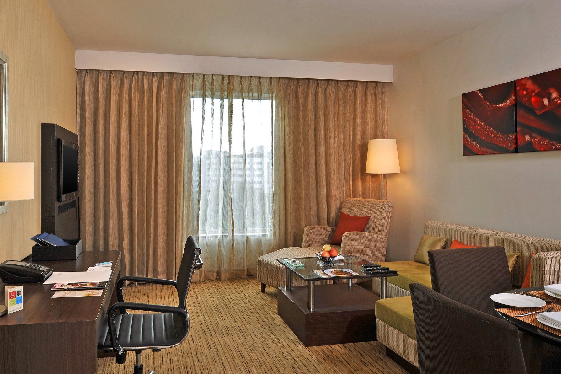 Four Points by Sheraton Hotel & Serviced Apartments, Pune Club lounge access, 1 Bedroom Executive Suite, 1 King 5