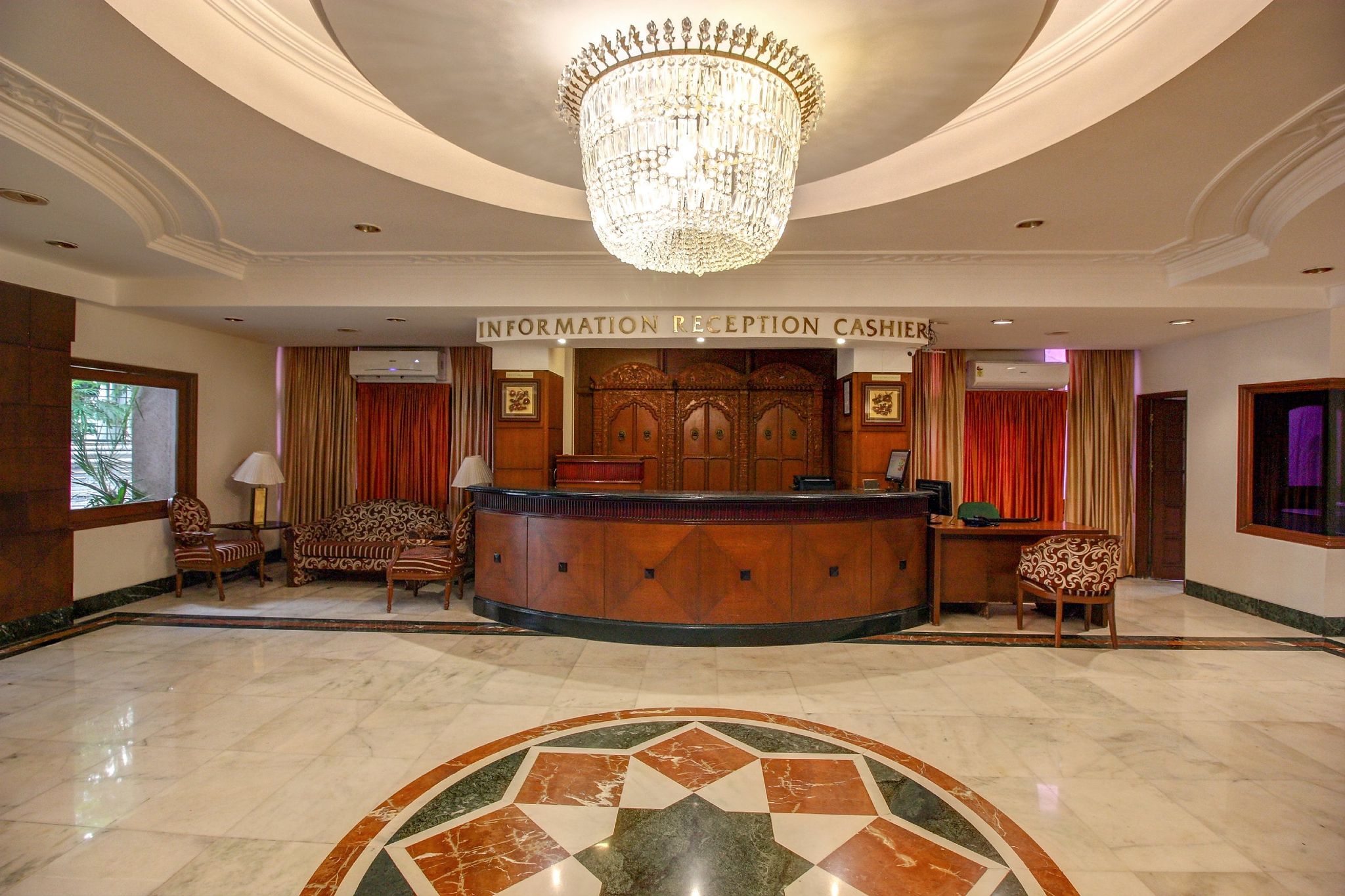 Hotel Yuvraj - Vadodara