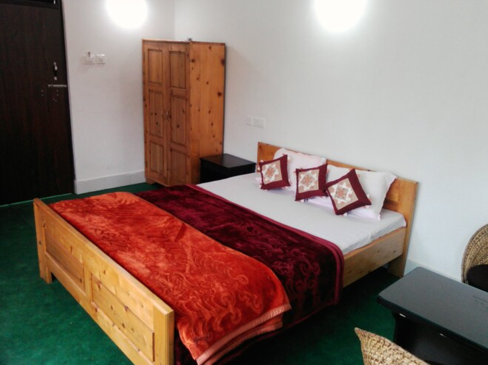 Standard Double Bed Room (1st Floor)