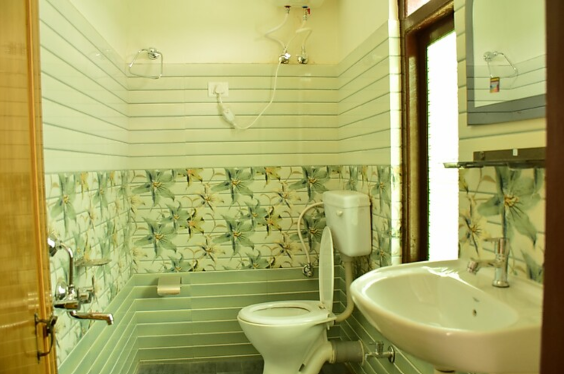 Standard Double Bed Room (1st Floor)