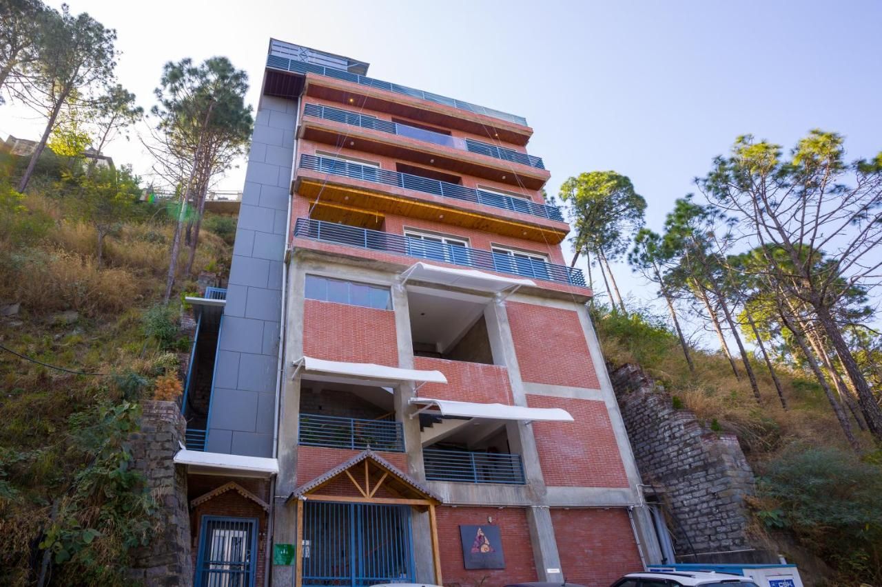 Alaya Stays Skyline Brook 2 BHK Apt with Lift & Scenic Views