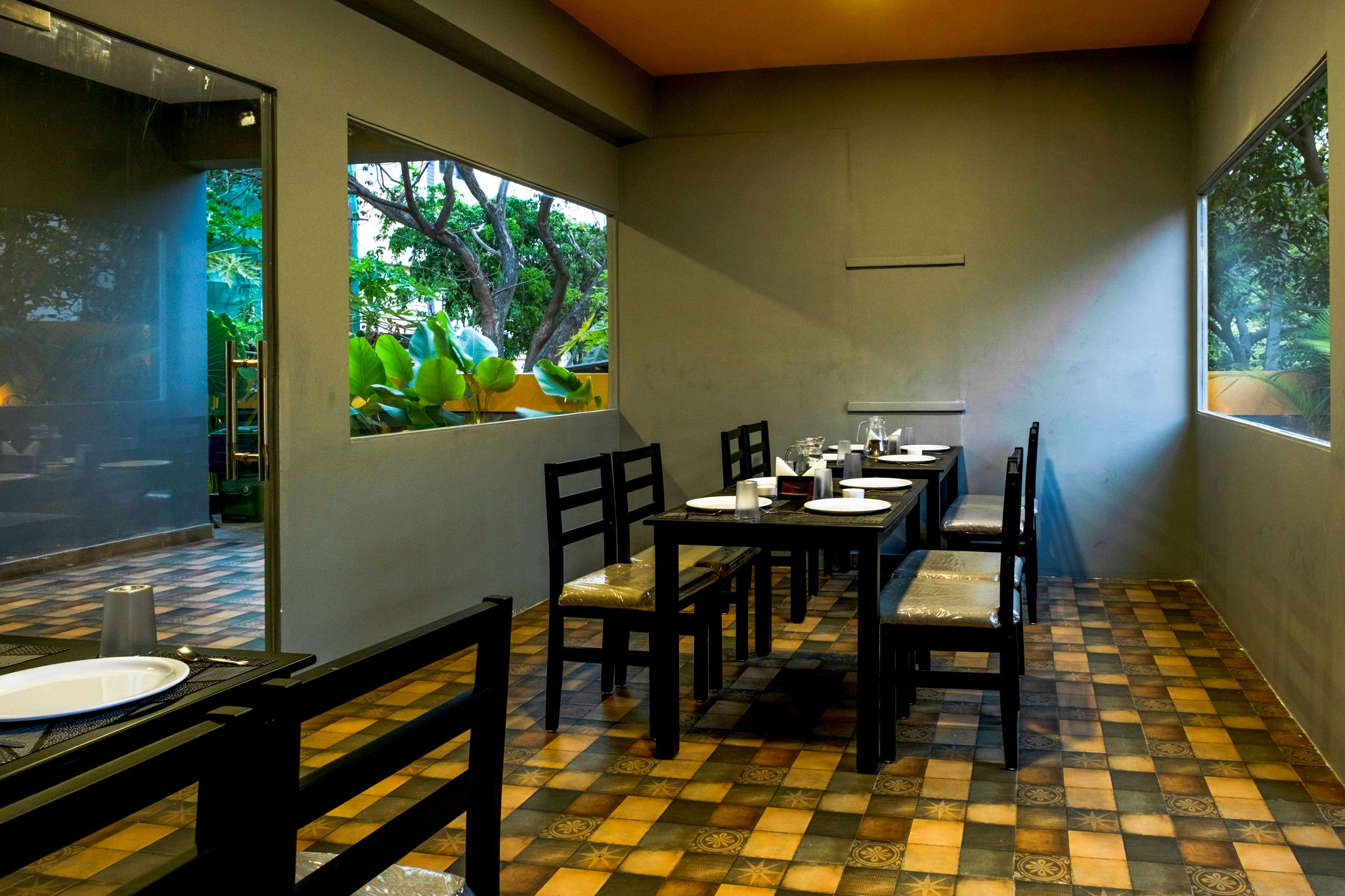 Food & Dining