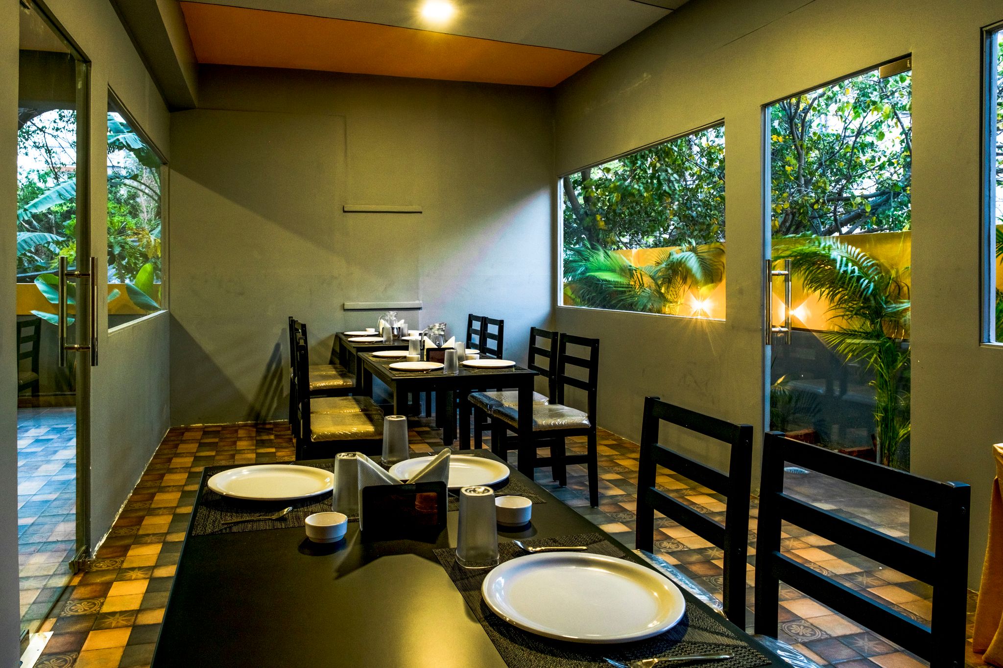 Food & Dining