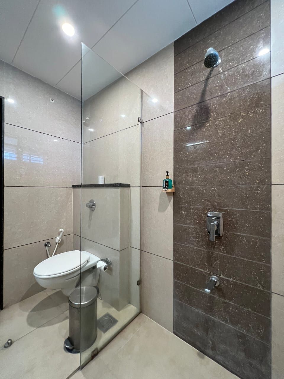 Hotel Titanium Nadiad Deluxe Twin Room 3