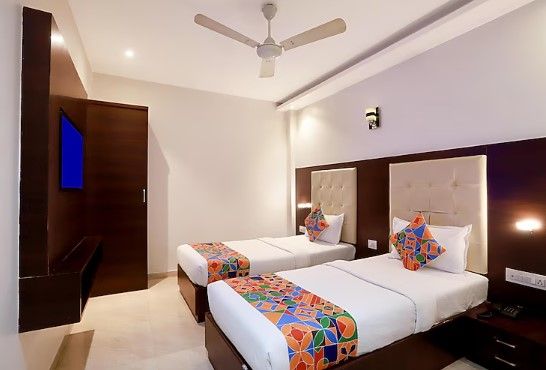 Deluxe Twin Bed Room