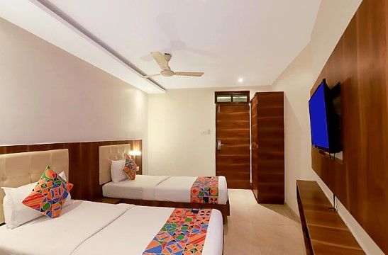 Deluxe Twin Bed Room