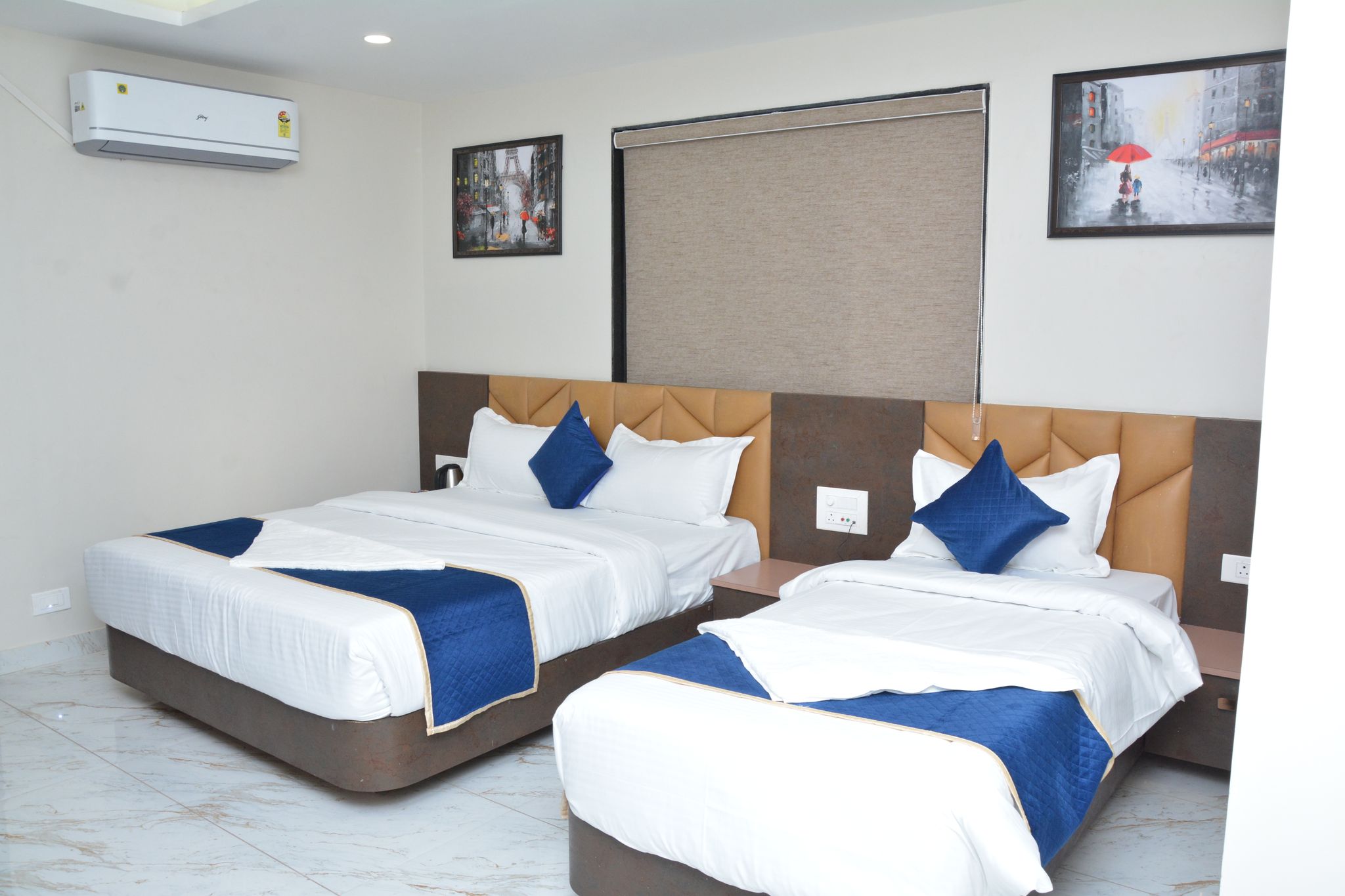 Hotel Aaradhya Inn Dwarka Super Deluxe 3 Bed