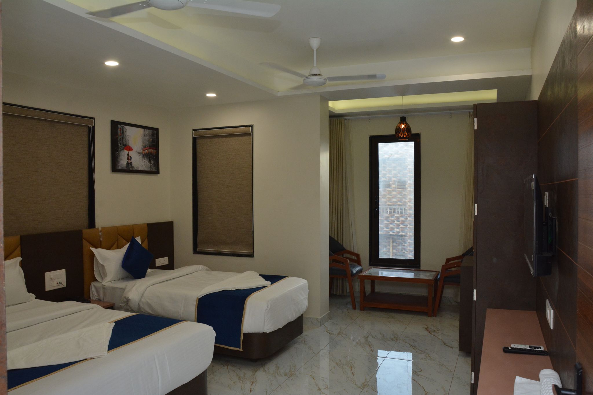 Hotel Aaradhya Inn Dwarka Super Deluxe 3 Bed 2