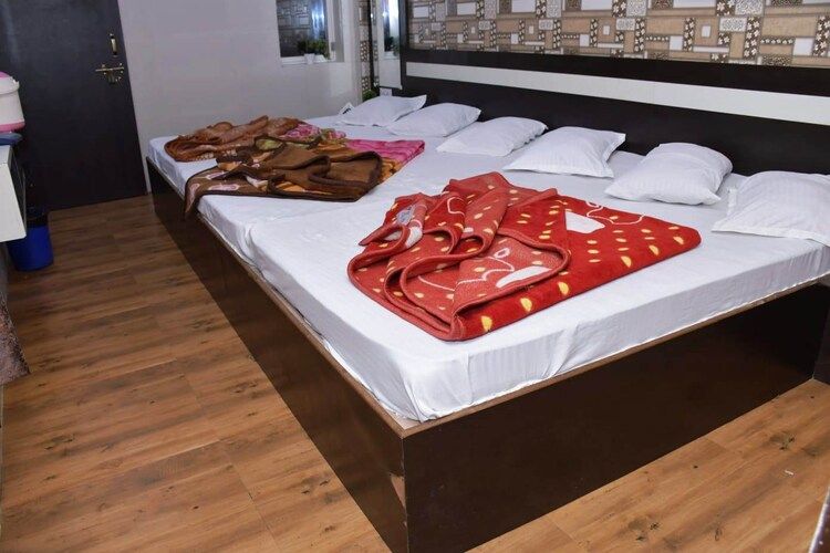 Ac Family 6 Bed Room