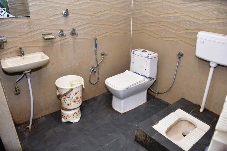 Ac Family 6 Bed Room