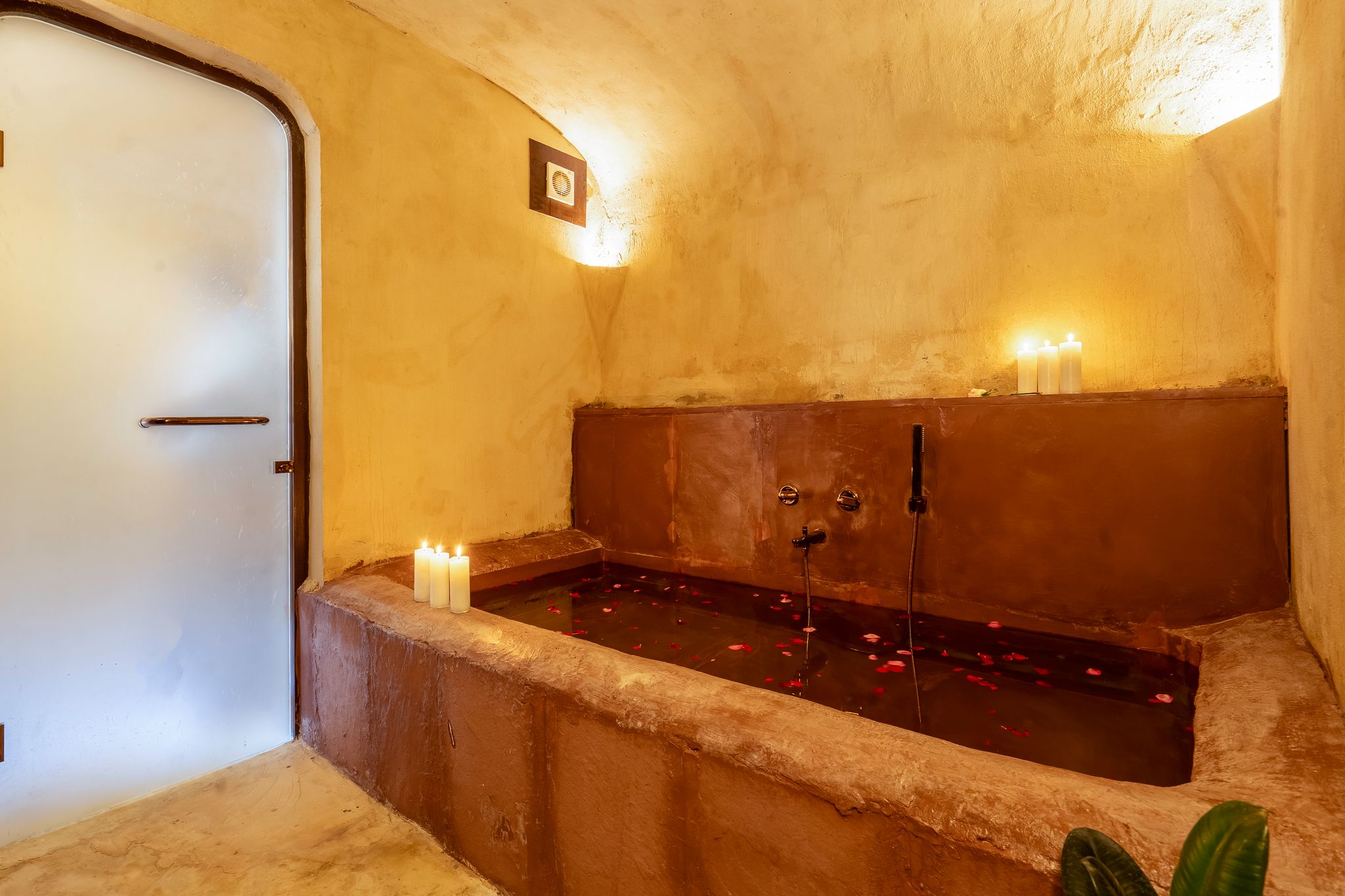 Sunanda By 1810AD - A Boutique Organic Retreat Presidential Suite  12