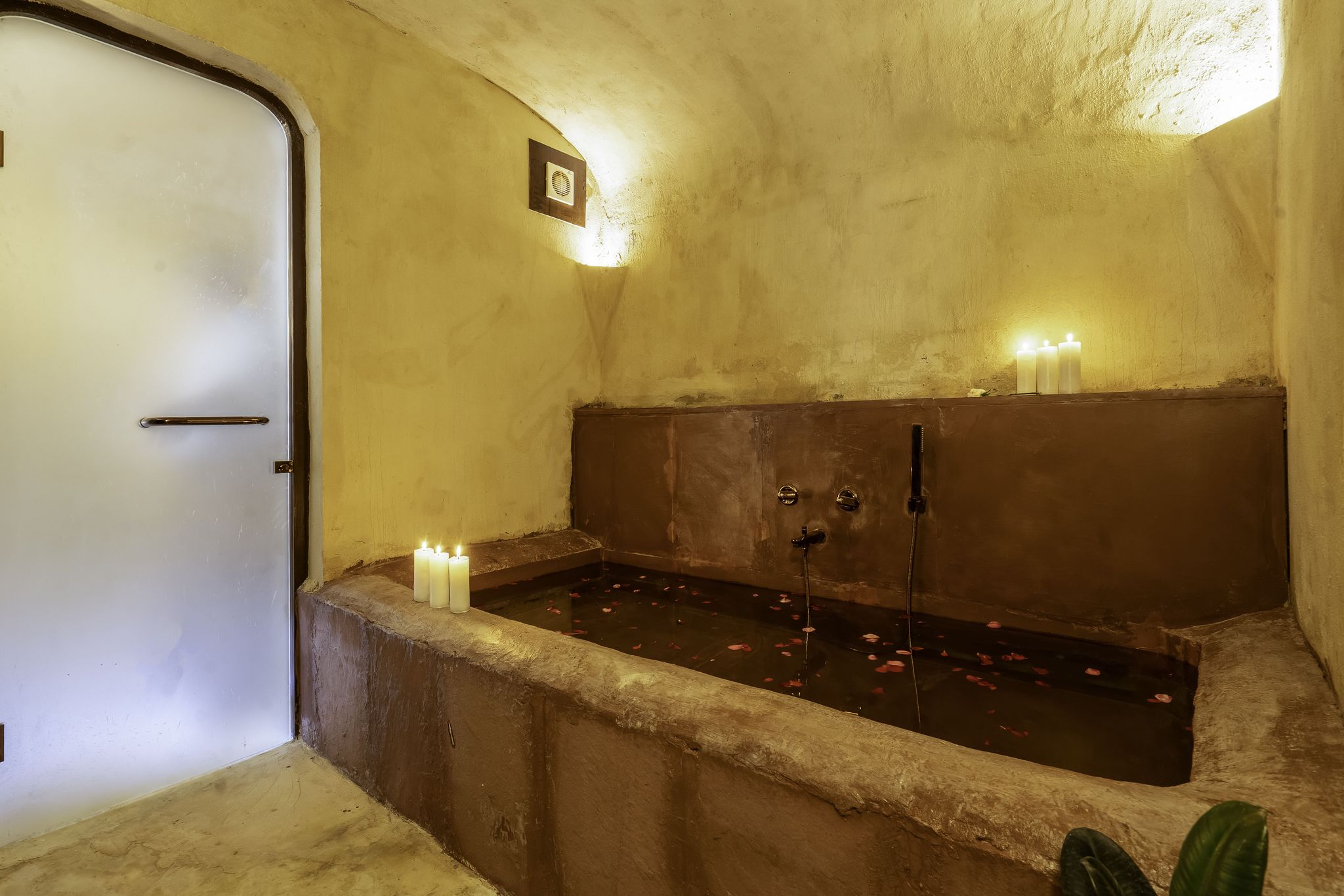 Sunanda By 1810AD - A Boutique Organic Retreat Presidential Suite  16