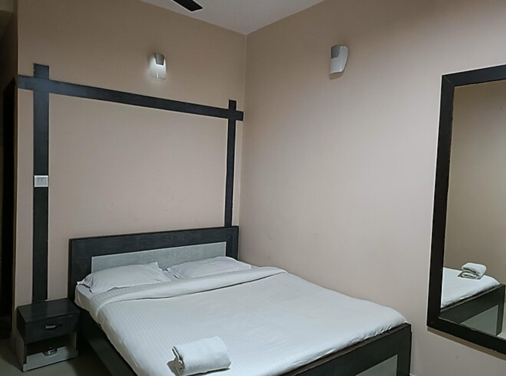 Double Deluxe AC room