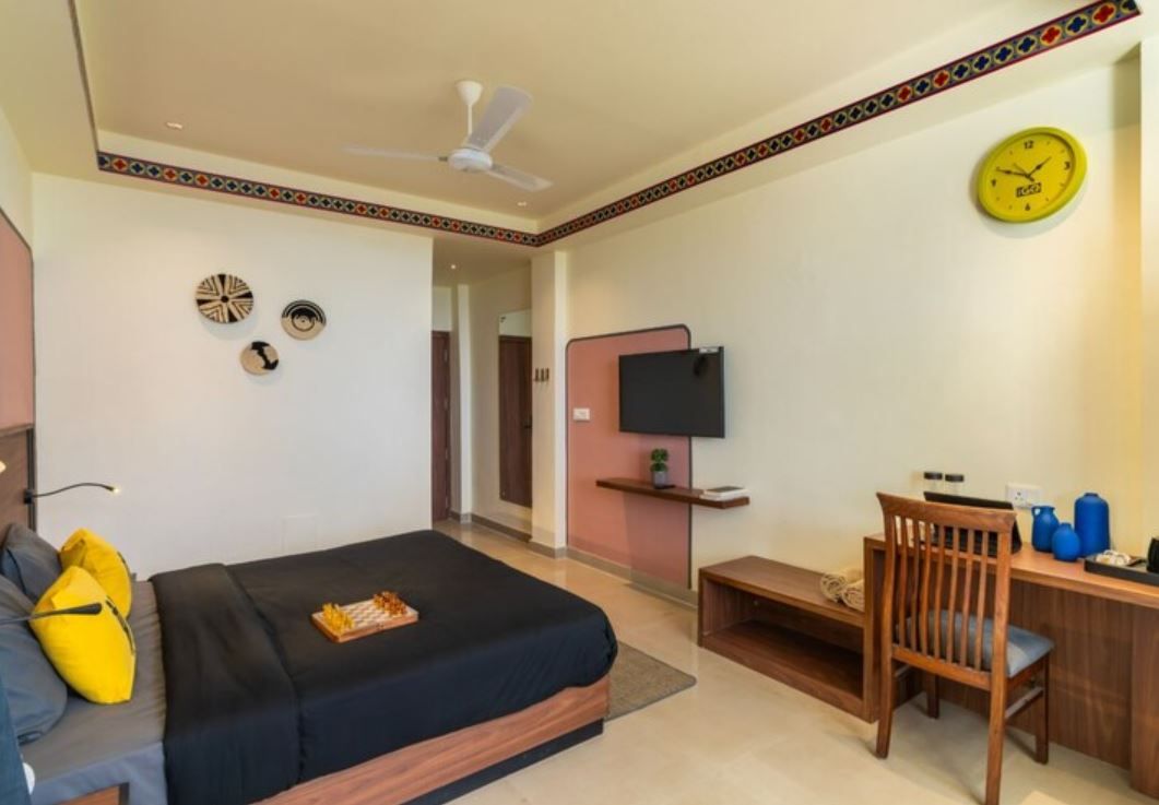 Superior Double Room with Balcony and Mountain View