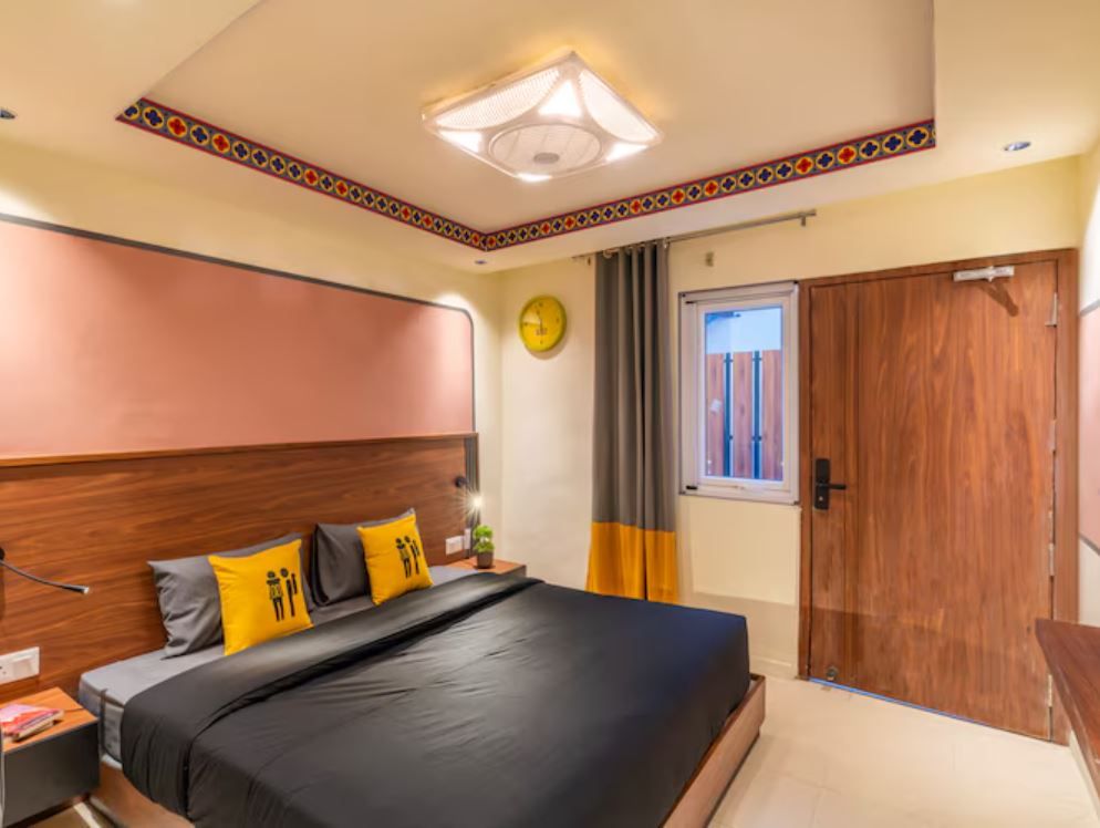 The Hosteller Dalhousie, Mall Road Deluxe Double Room