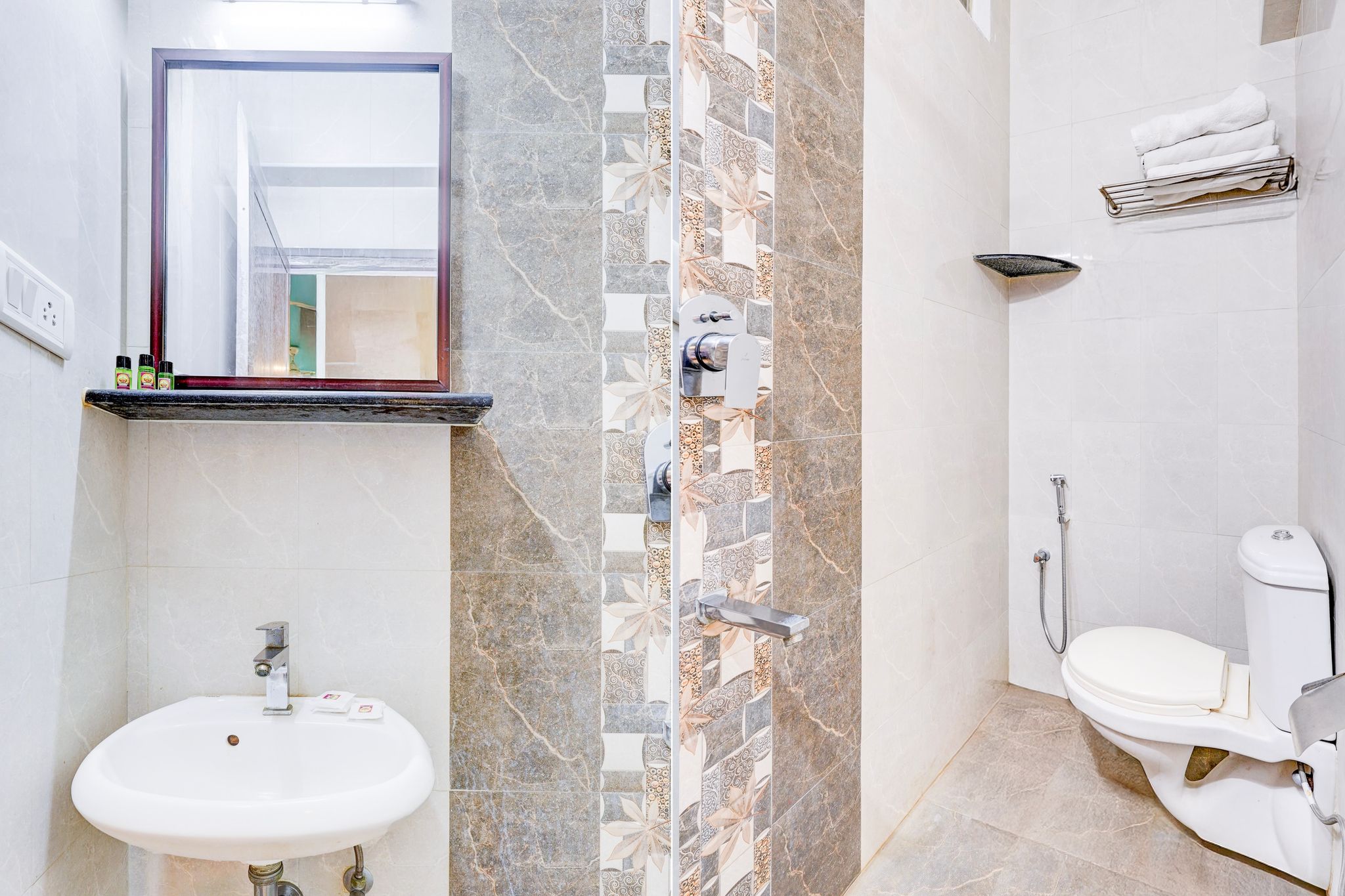 Super Townhouse Chennai Near Airport Classic 9