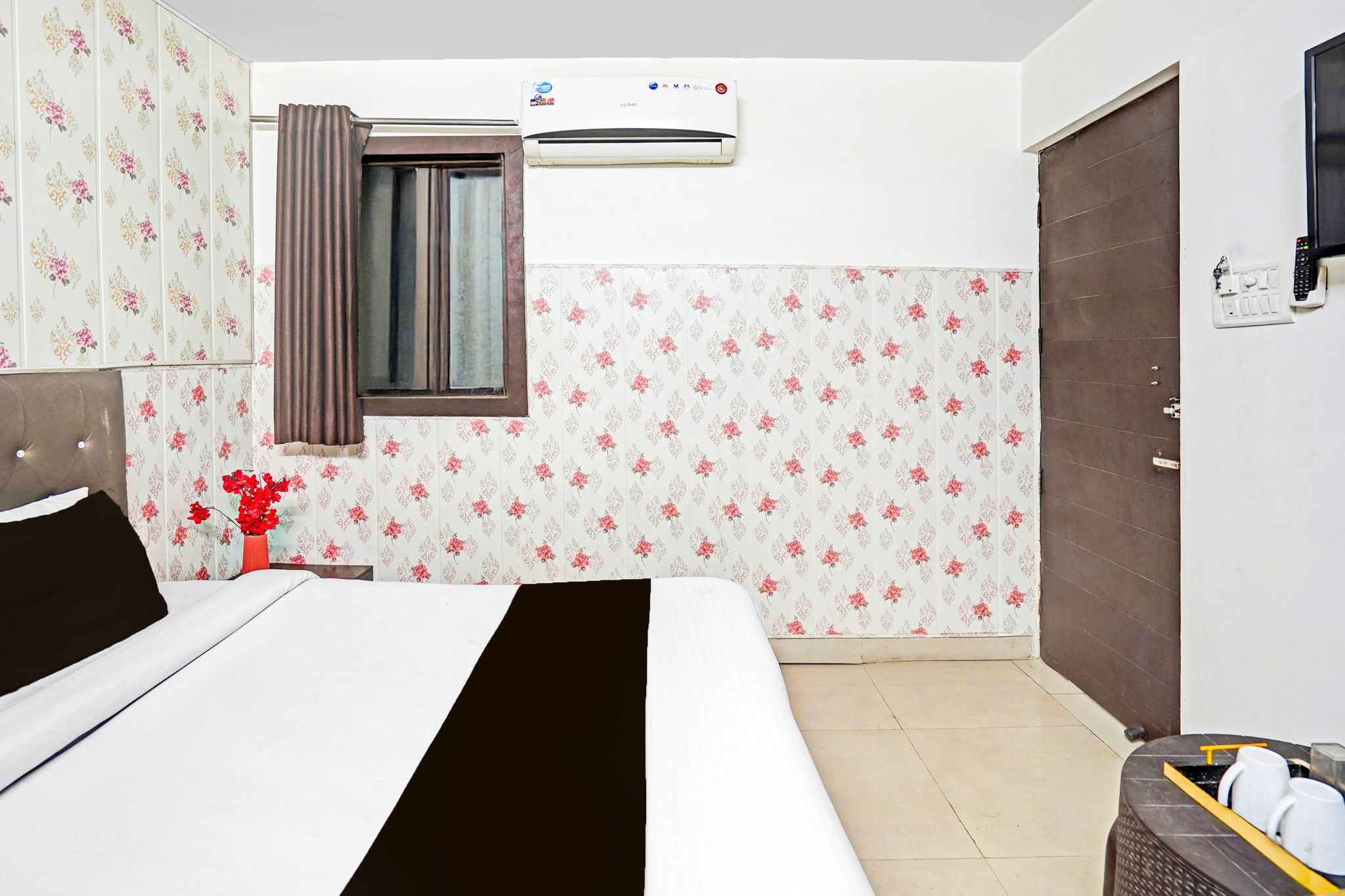 Collection O Prabhat Nagar Bareilly Classic 8