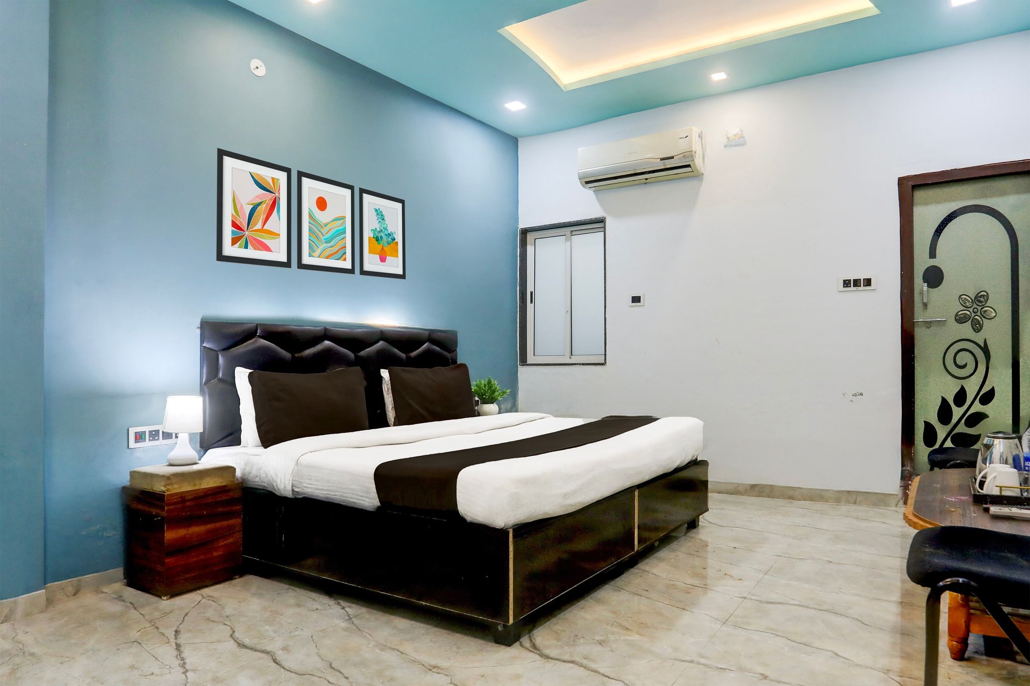 Hotel O by OYO MK2 Hotel and Restaurant Classic 2