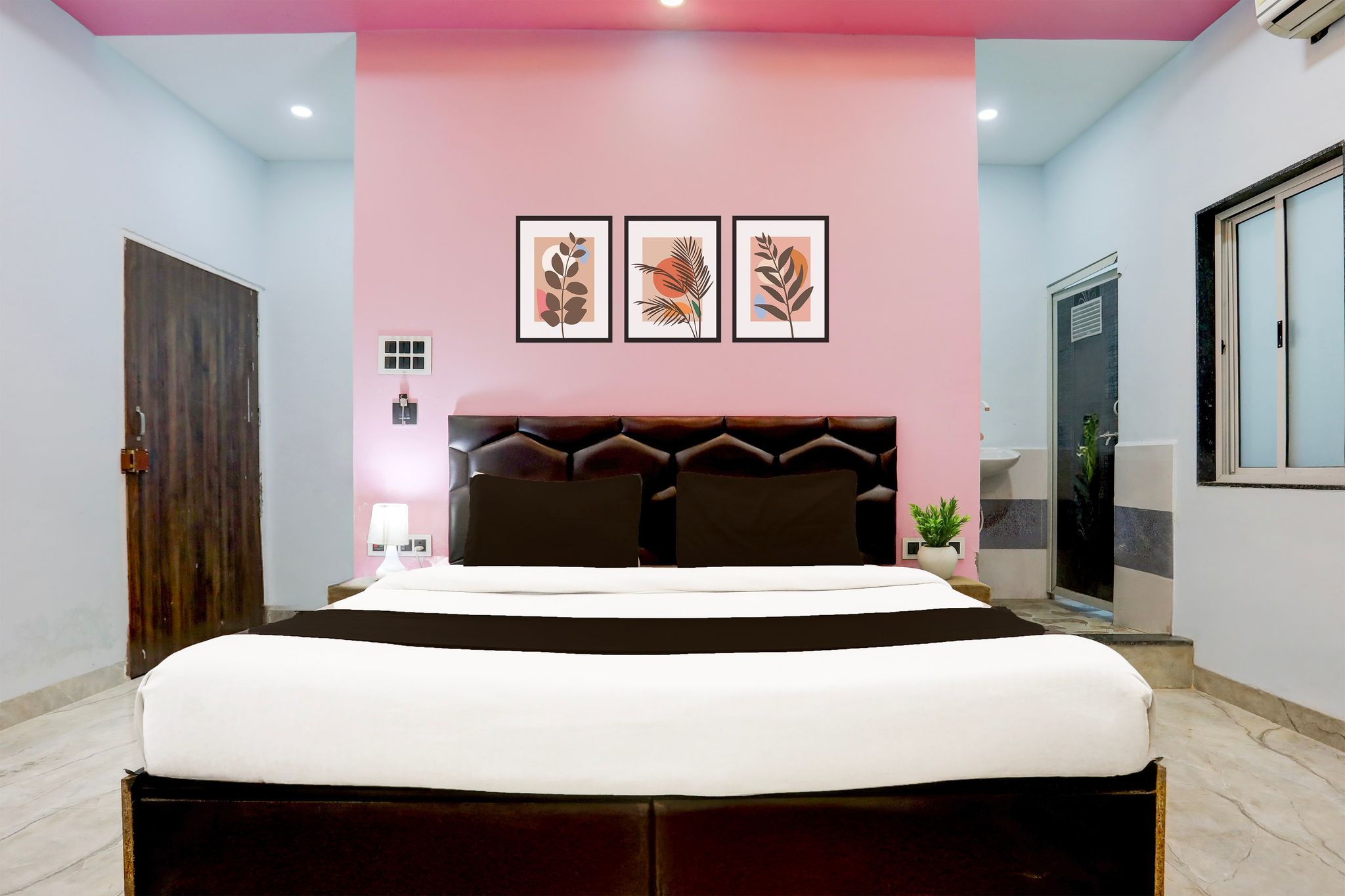 Hotel O by OYO MK2 Hotel and Restaurant Classic 3