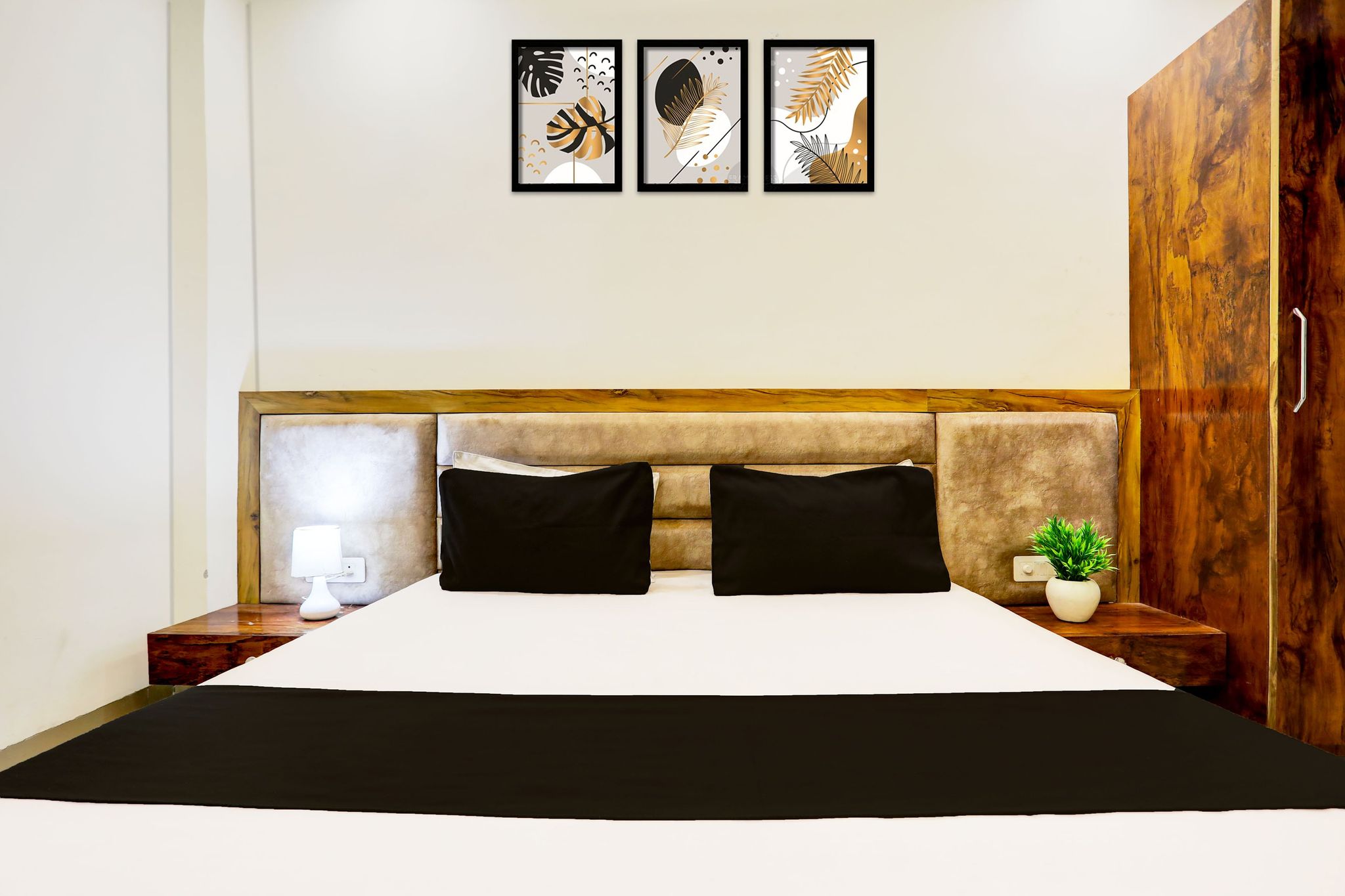 SPOT ON Hotel Shree Ji Classic 12