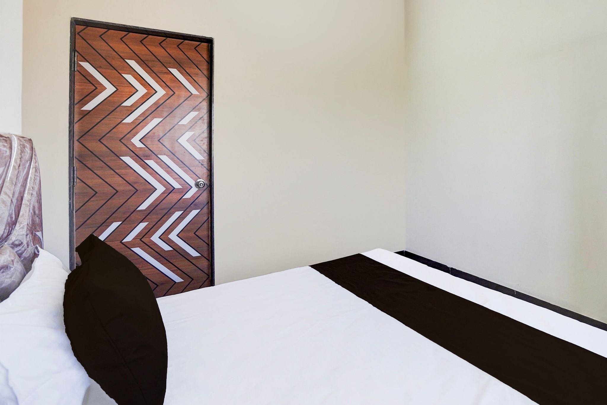 Hotel O Midwaytreat Burhanpur Classic 11