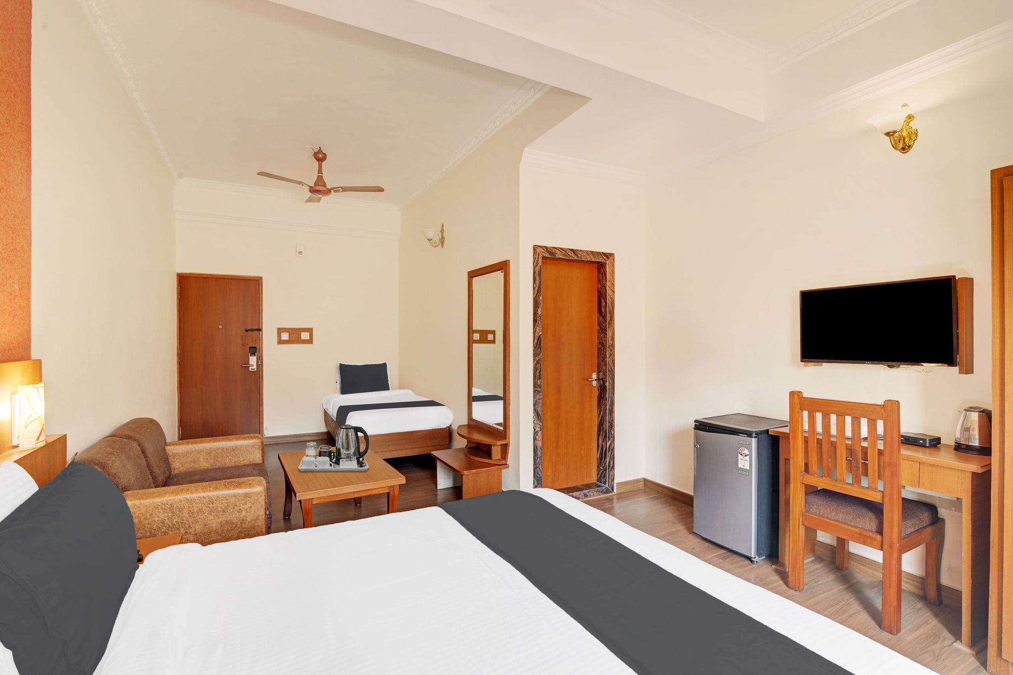 Super Townhouse Oak City Center Kushal Nagar Deluxe 2