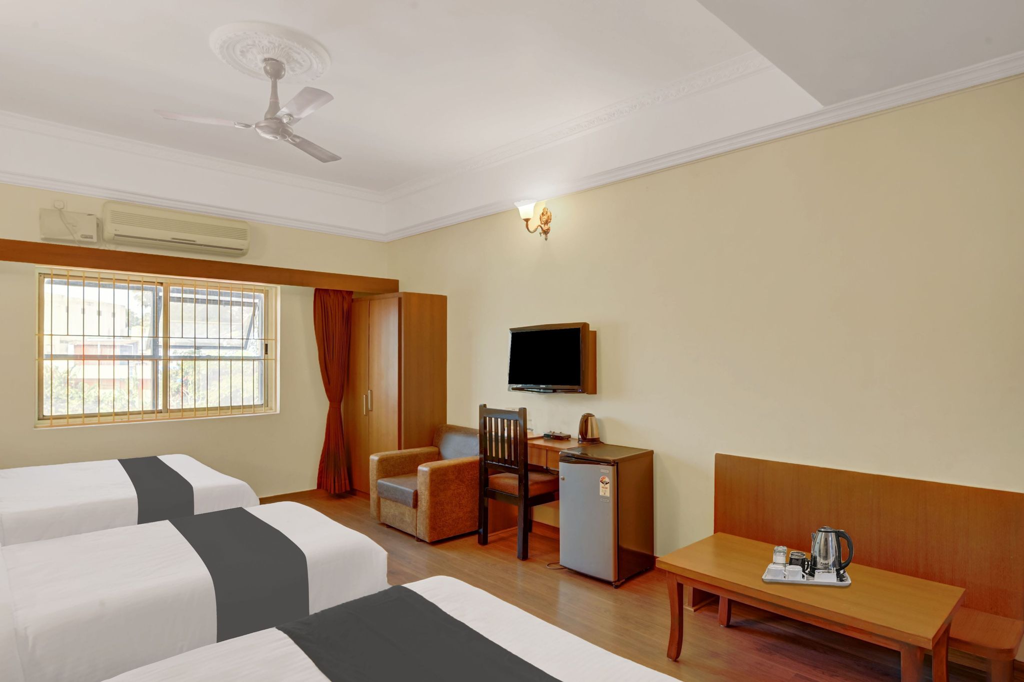 Super Townhouse Oak City Center Kushal Nagar Deluxe 4