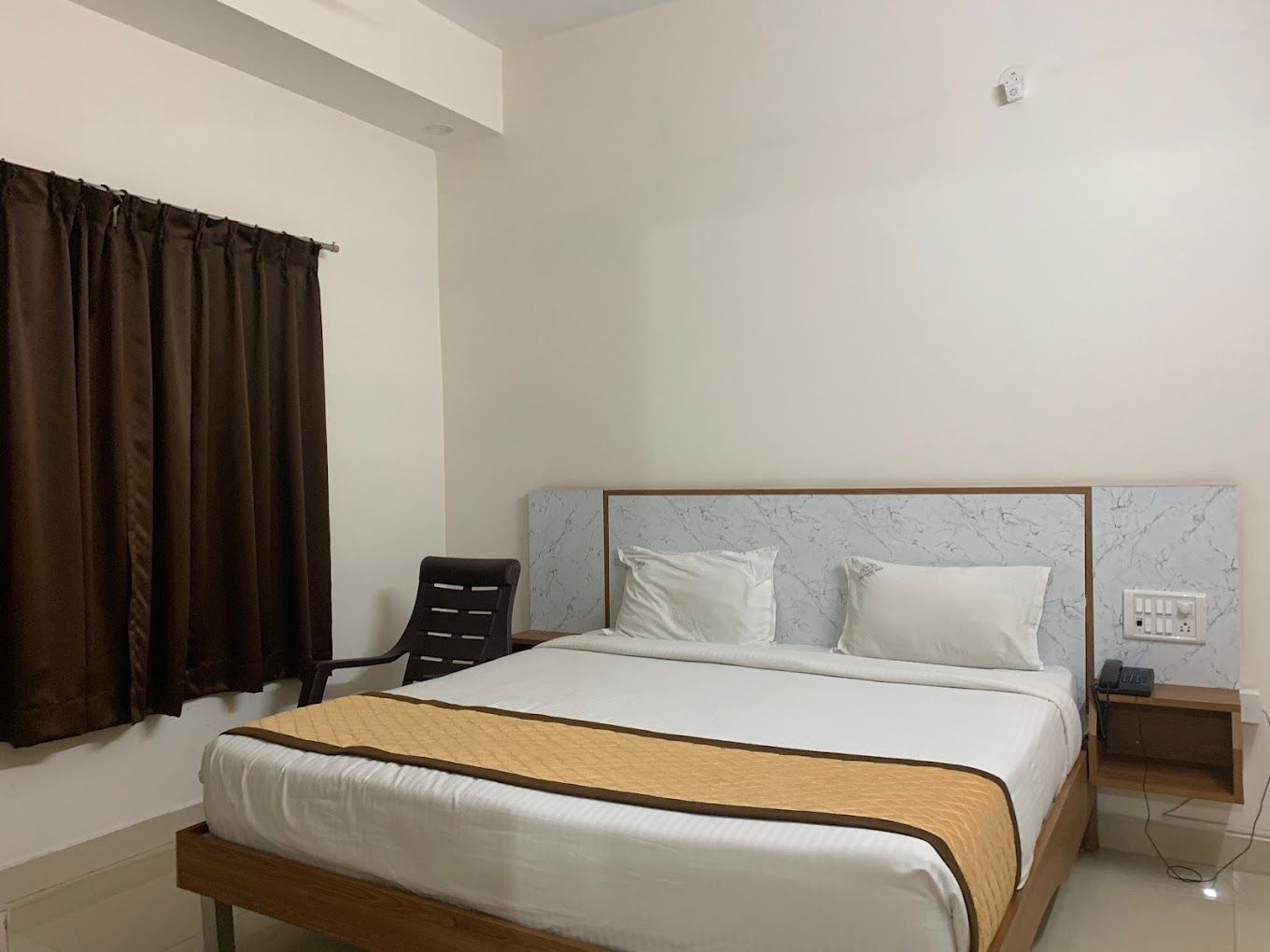 Deluxe AC Room