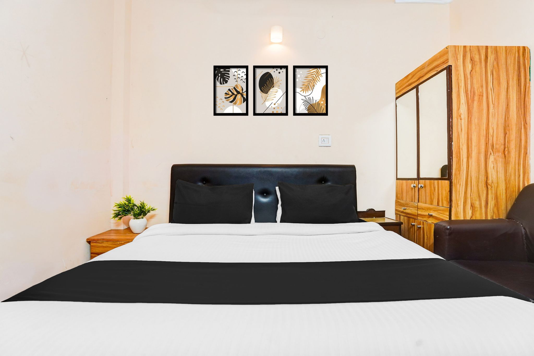 Super Hotel O Tyagi Road Near Prince Chowk Classic 4