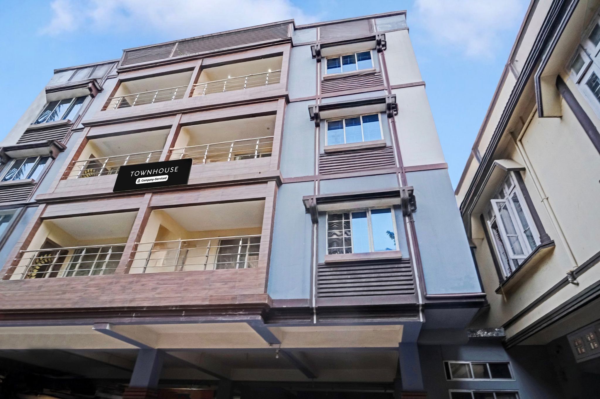 Super Townhouse Zoo Road Near Guwahati Central Formerly IR Luxuria