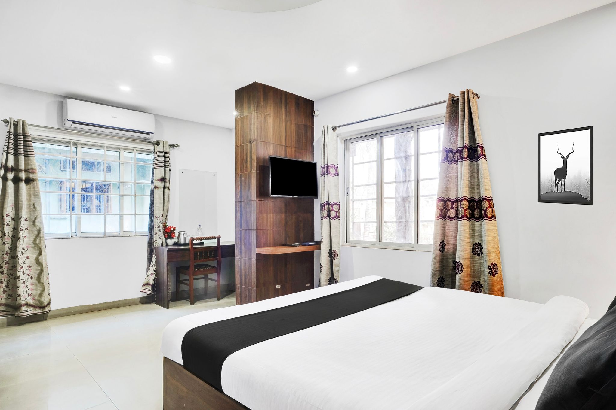 Super Townhouse Zoo Road Near Guwahati Central Formerly IR Luxuria Classic 8