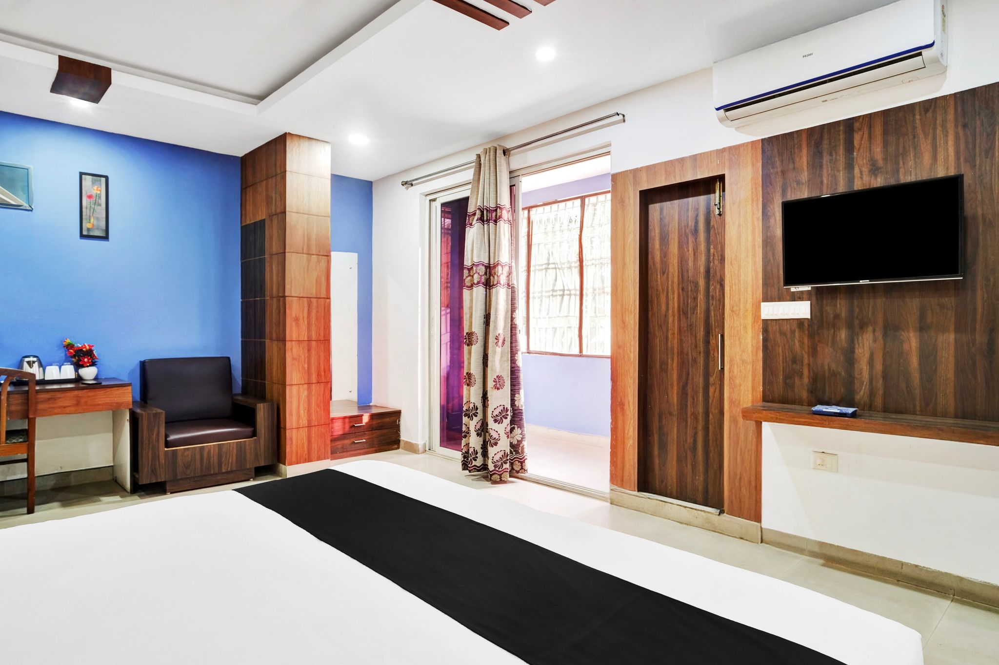 Super Townhouse Zoo Road Near Guwahati Central Formerly IR Luxuria Classic 18