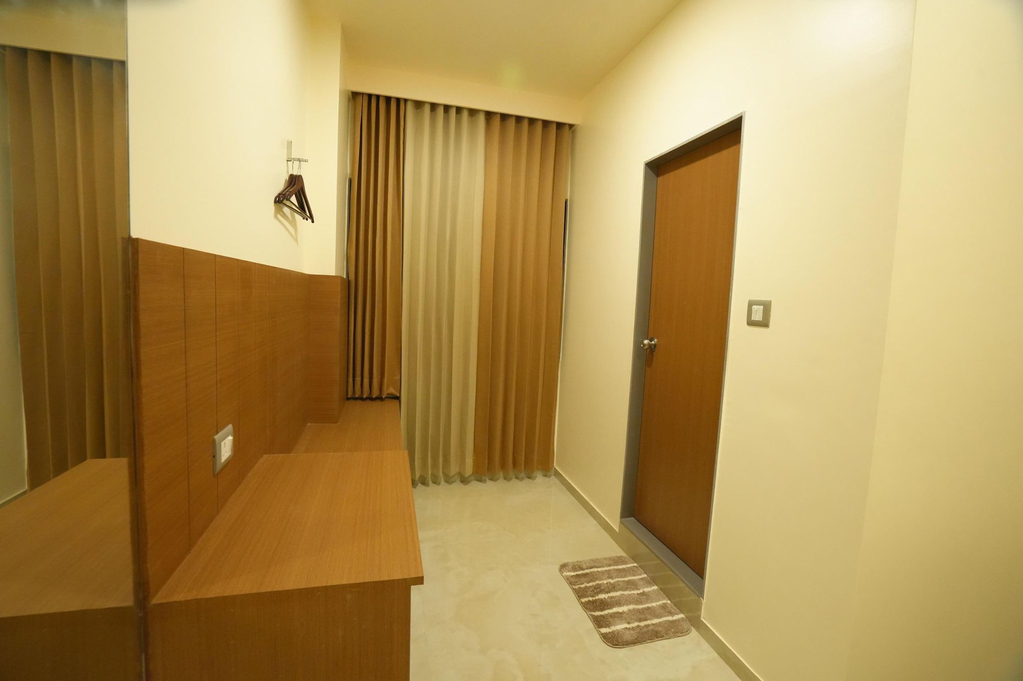 StayGuru The Canyon Inn AC DELUXE ROOM 4