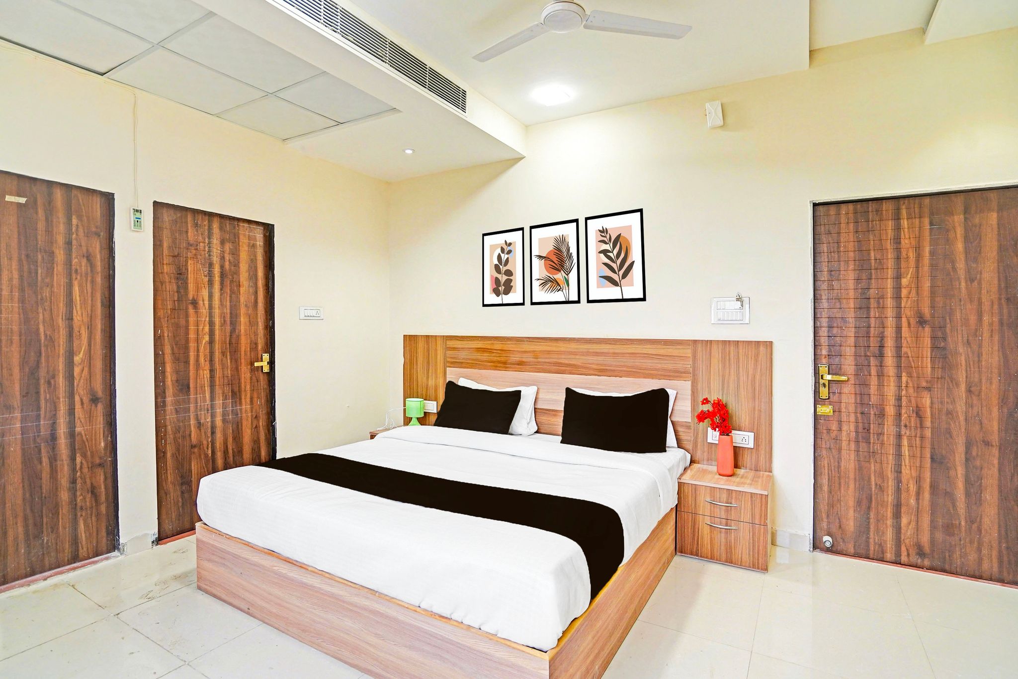 Super Hotel O Kalpi Road Formerly Hotel Gajanand Classic 4