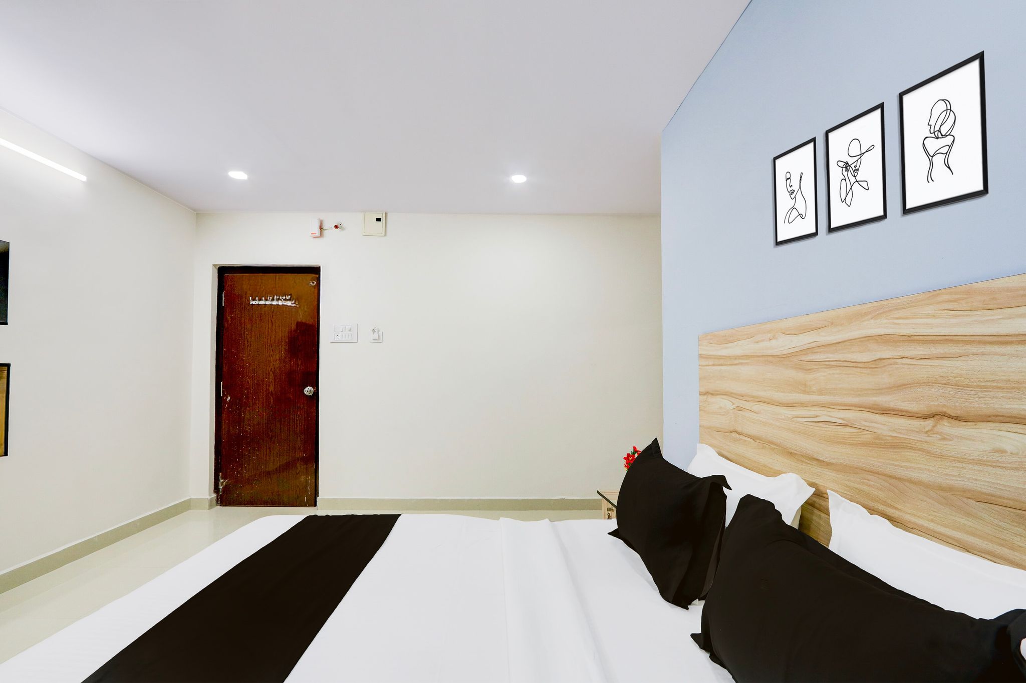 Collection O SV Hotel Classic 16