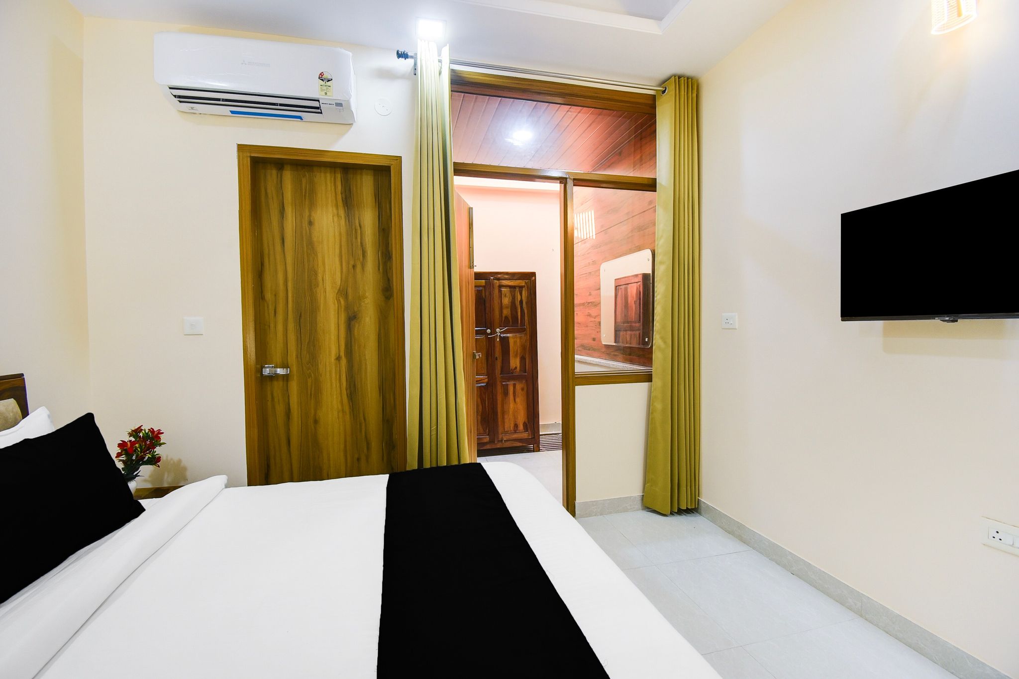 Hotel O Royal Retreat