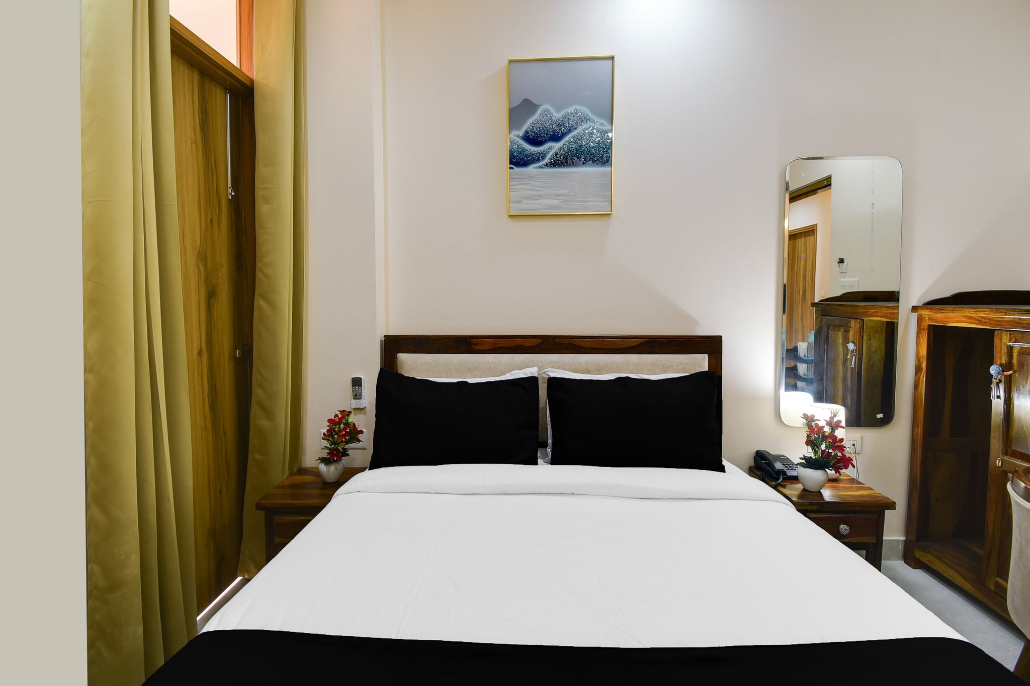 Hotel O Royal Retreat