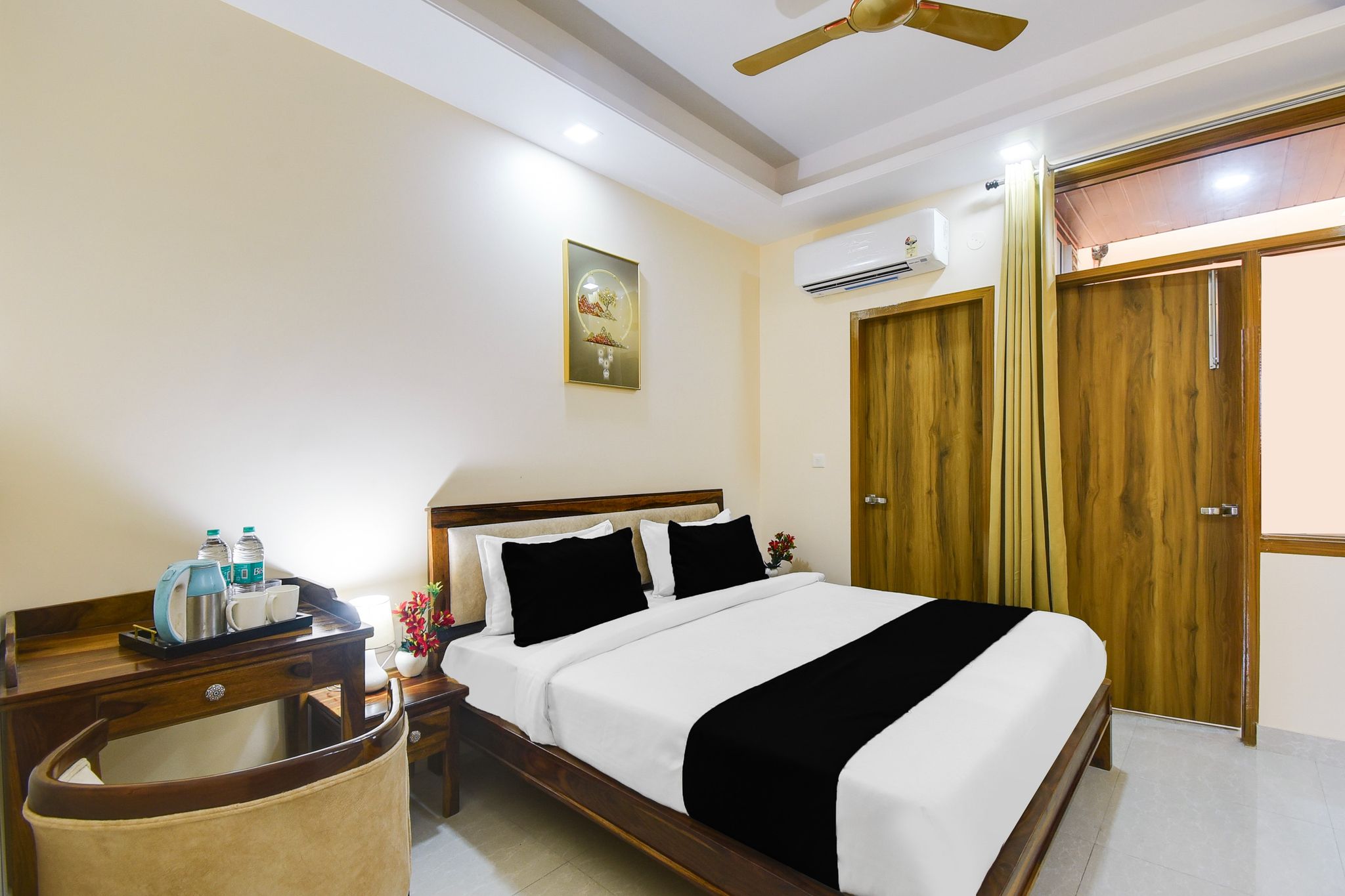 Hotel O Royal Retreat