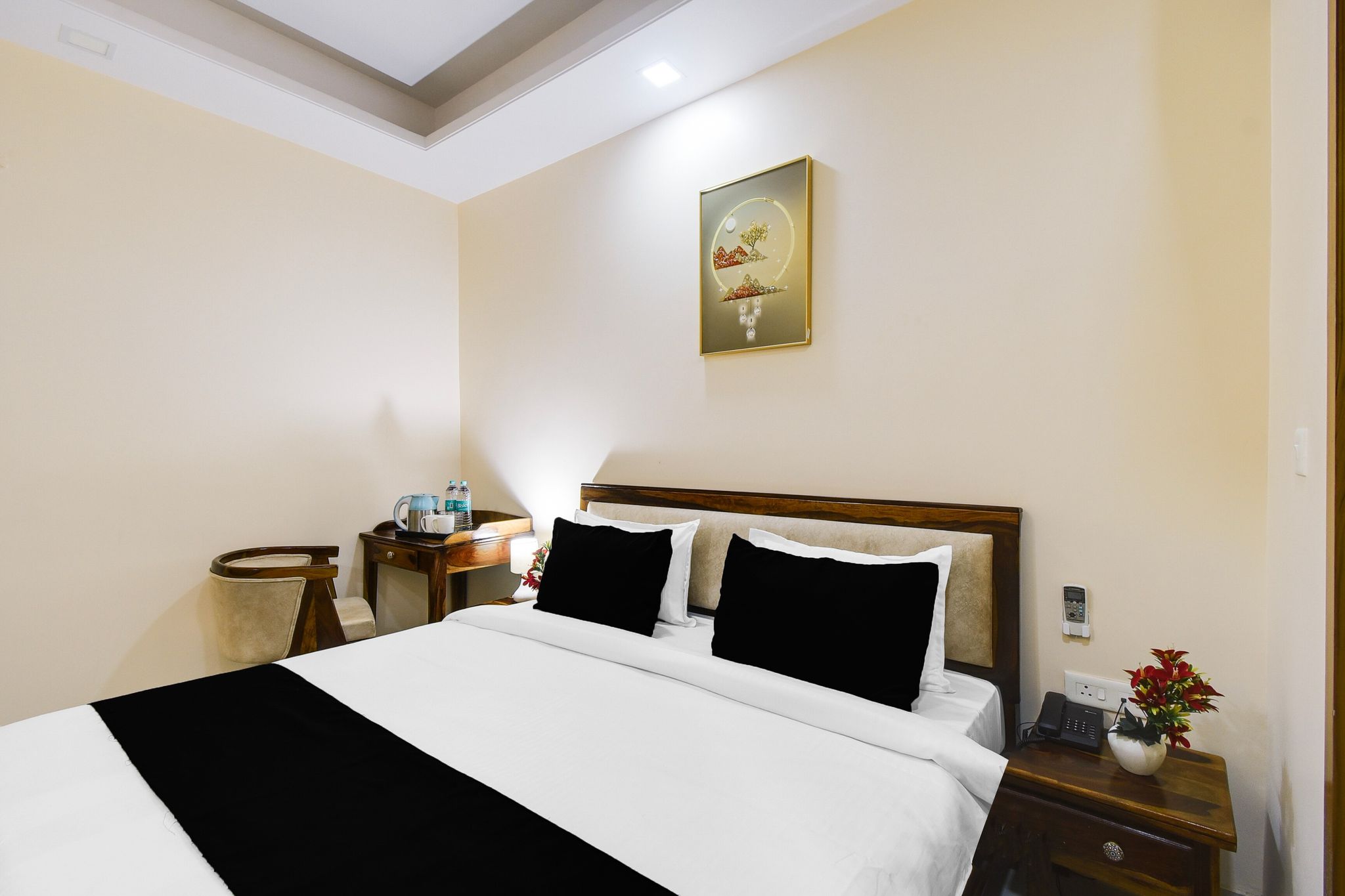 Hotel O Royal Retreat