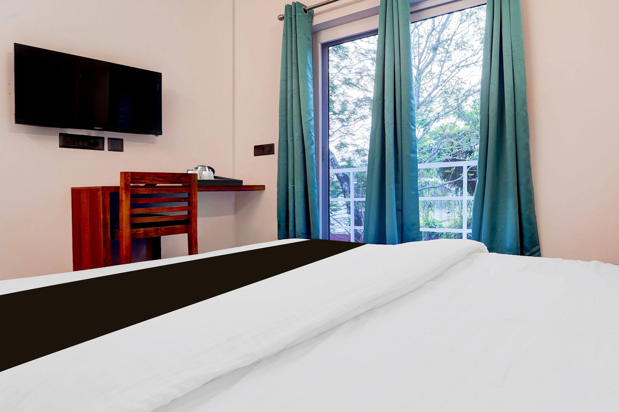 Hotel O Gandhi Nagar Near South Railway Backgate Classic 7