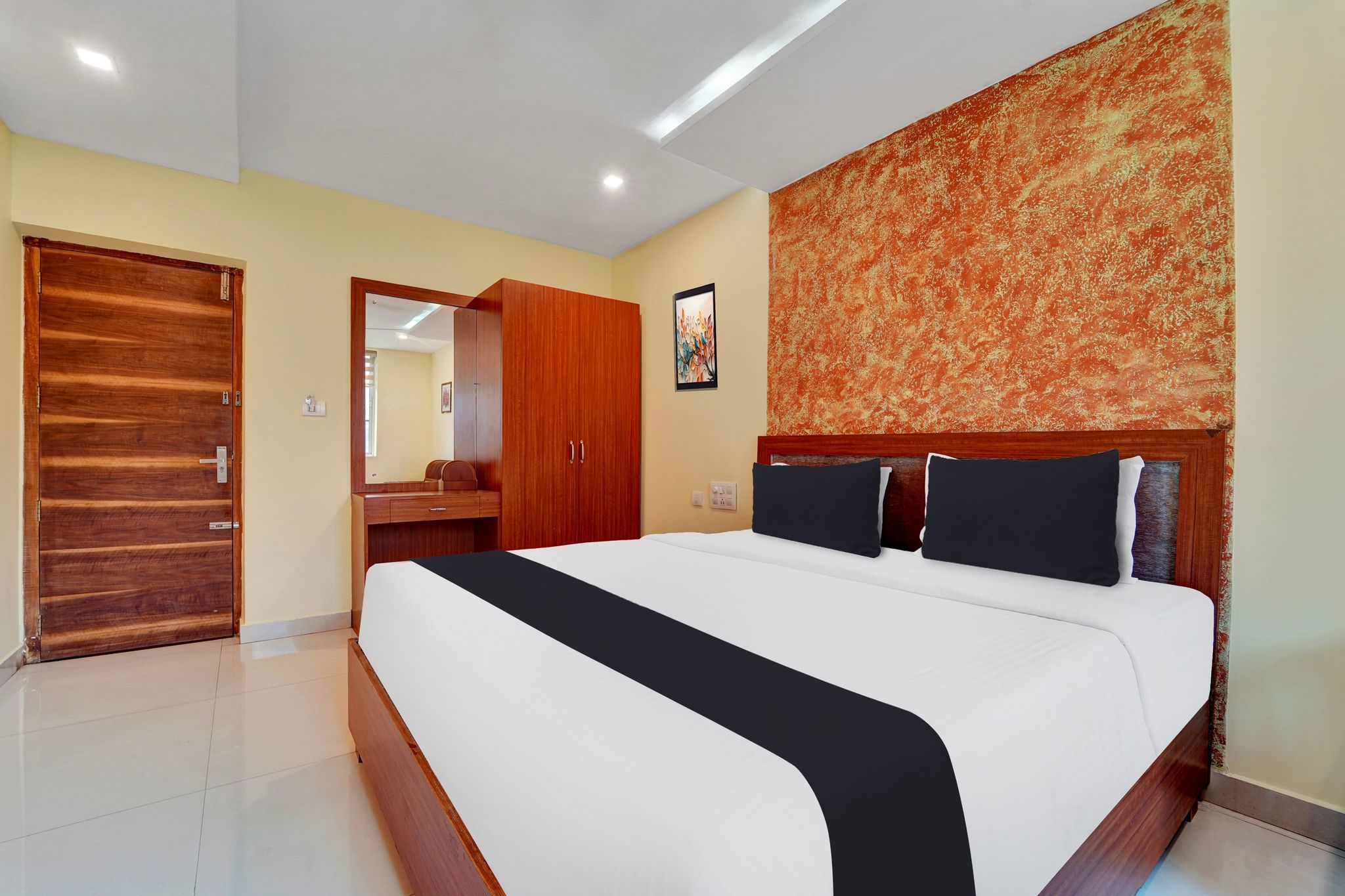 Super Townhouse Ernakulam North Classic 4
