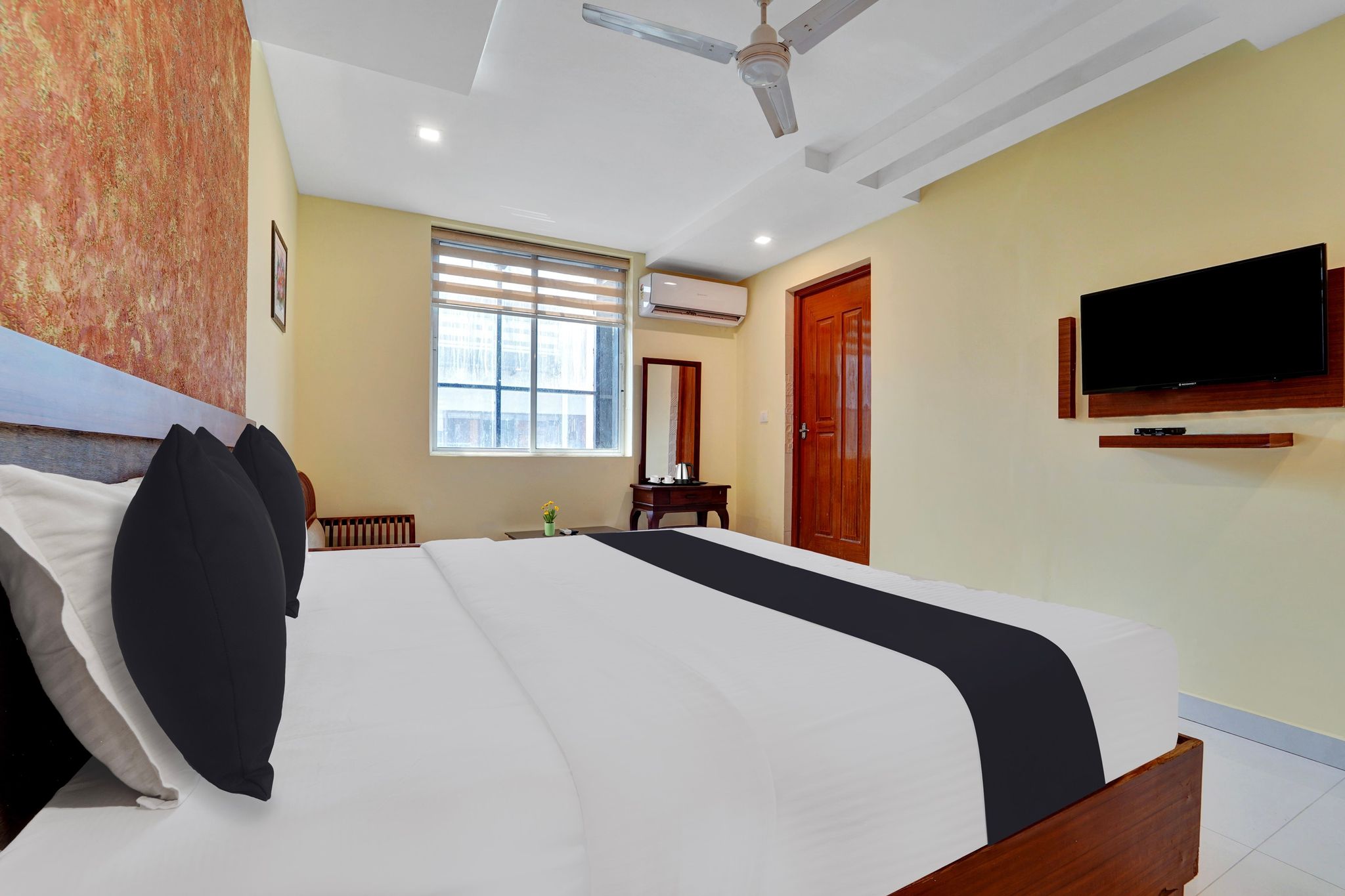 Super Townhouse Ernakulam North Classic 7