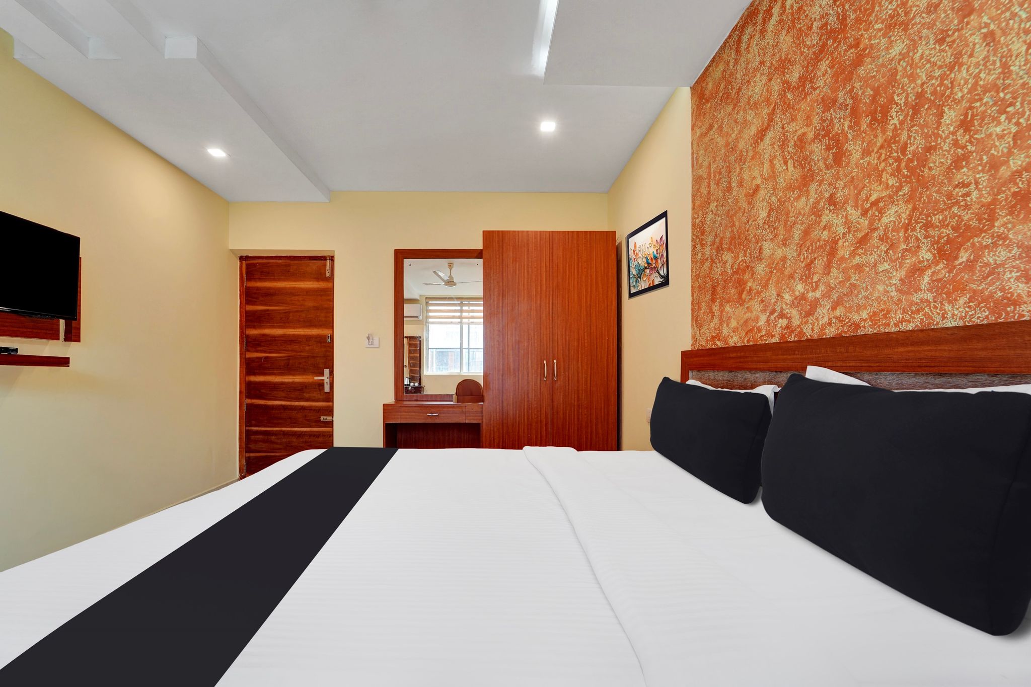 Super Townhouse Ernakulam North Classic