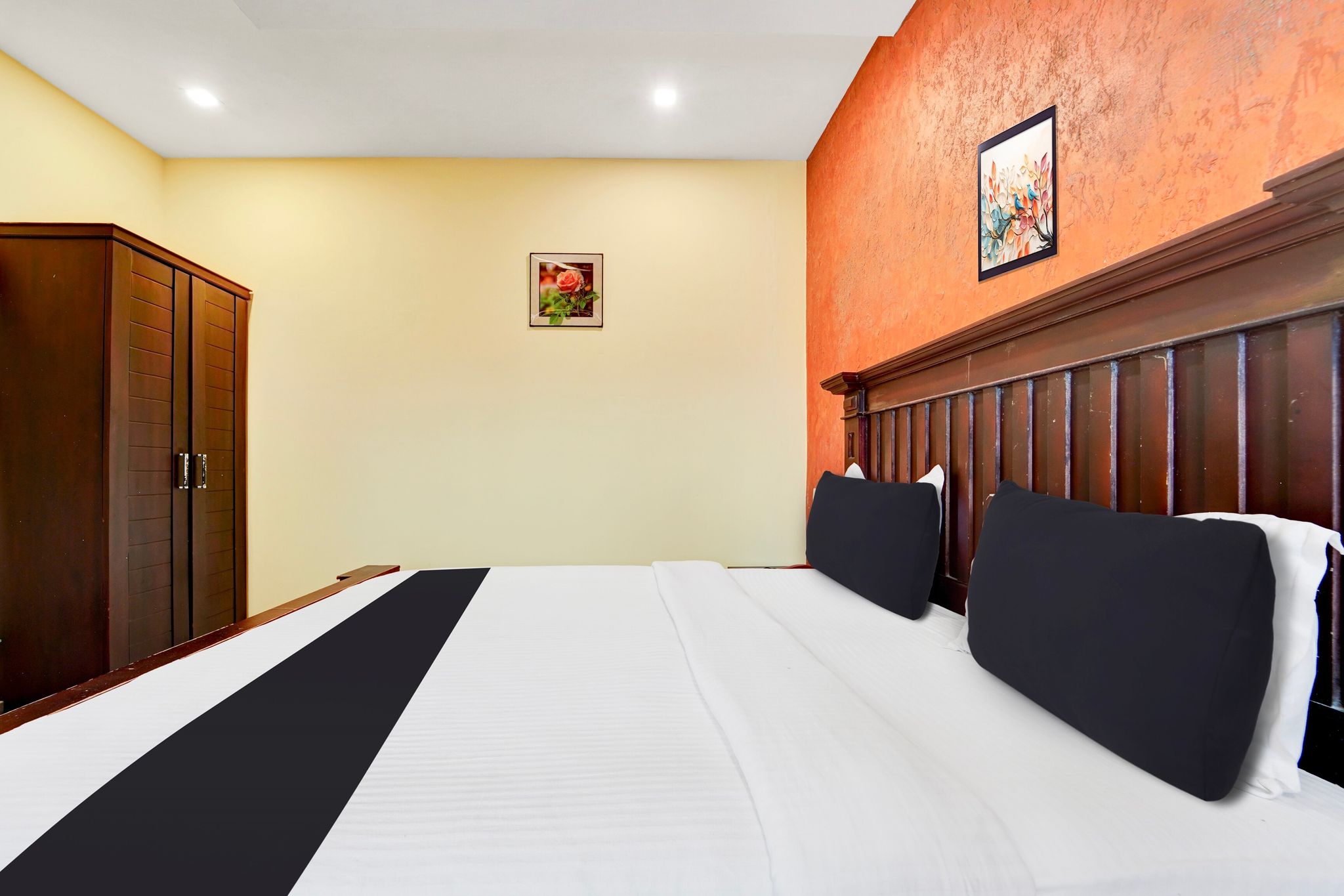Super Townhouse Ernakulam North Classic 10