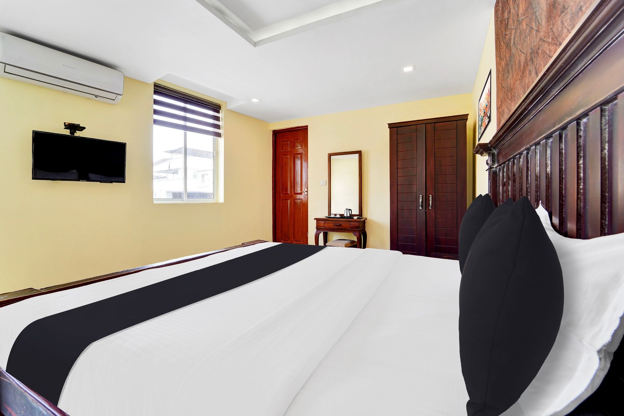 Super Townhouse Ernakulam North Classic 2