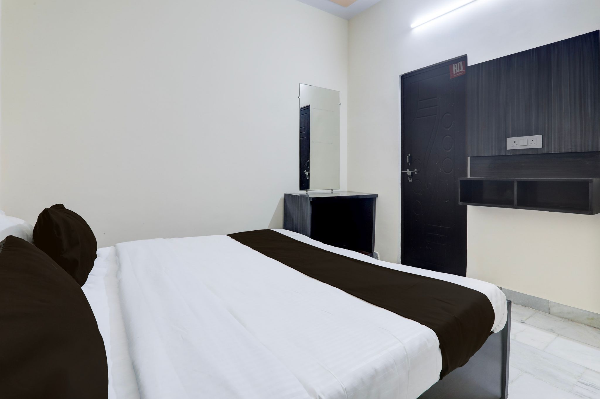 Hotel O Golden Leaf Classic 9