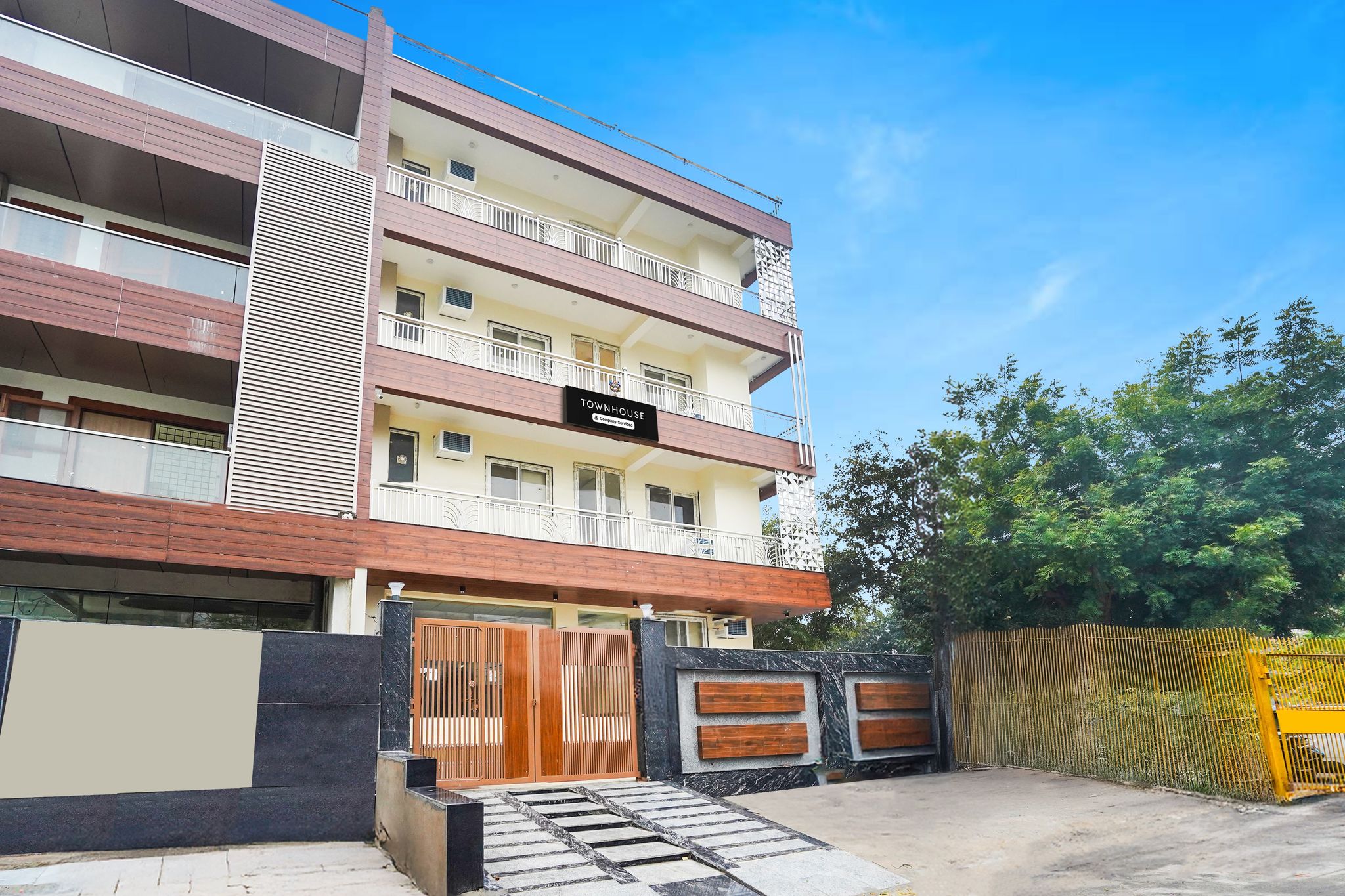 Super Townhouse Sector 121 Noida