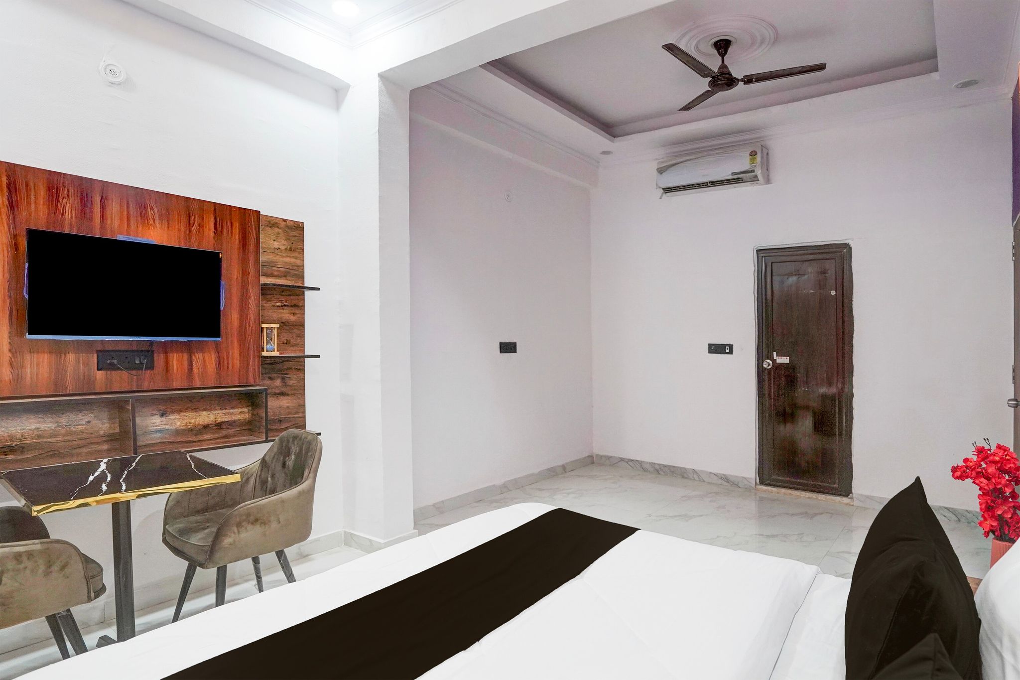 Collection O Shandilya Grand Residency Classic 15